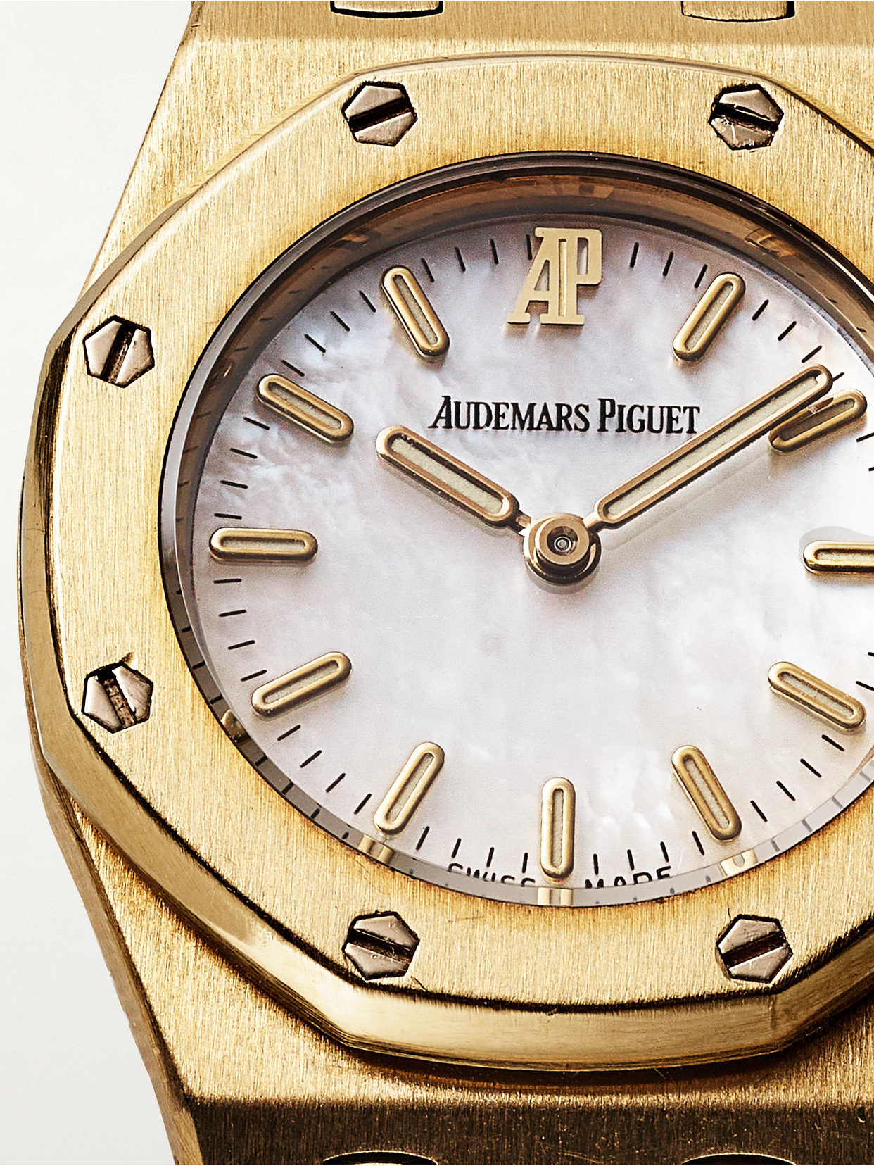 Stephanie Windsor + Audemars Piguet Vintage 1995 Royal Oak Mini 19mm 18-karat Gold And Mother-of-pearl Watch In Gold