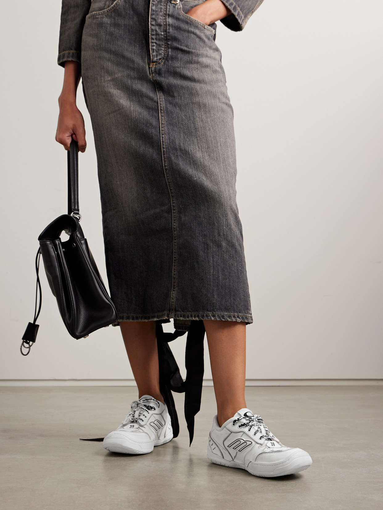 Balenciaga Hamptons 3b Sports Icon Leather Sneakers In White