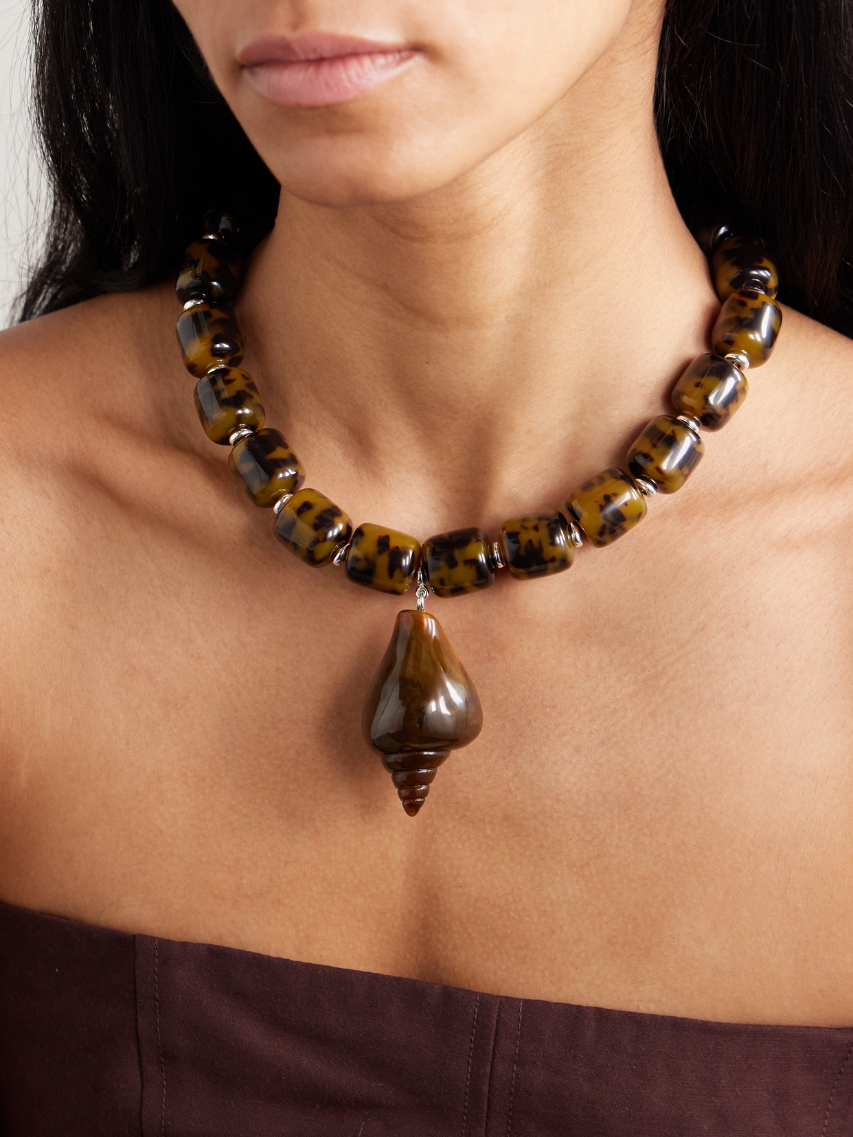 Julietta Concha Rhodium-plated Resin Necklace In Brown