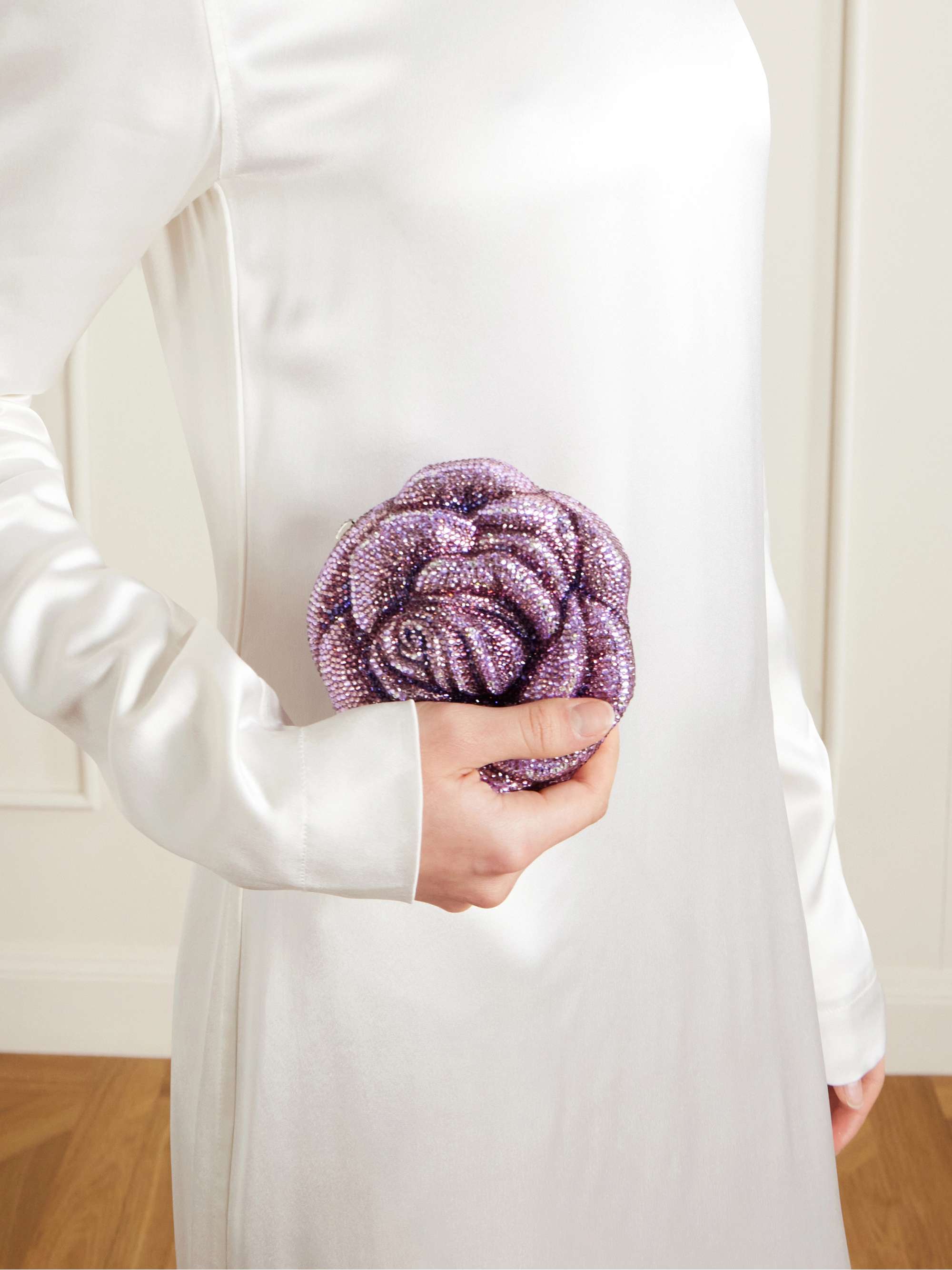 JUDITH LEIBER COUTURE INVISIBLE PID - حقيبة كلاتش Rose Melody