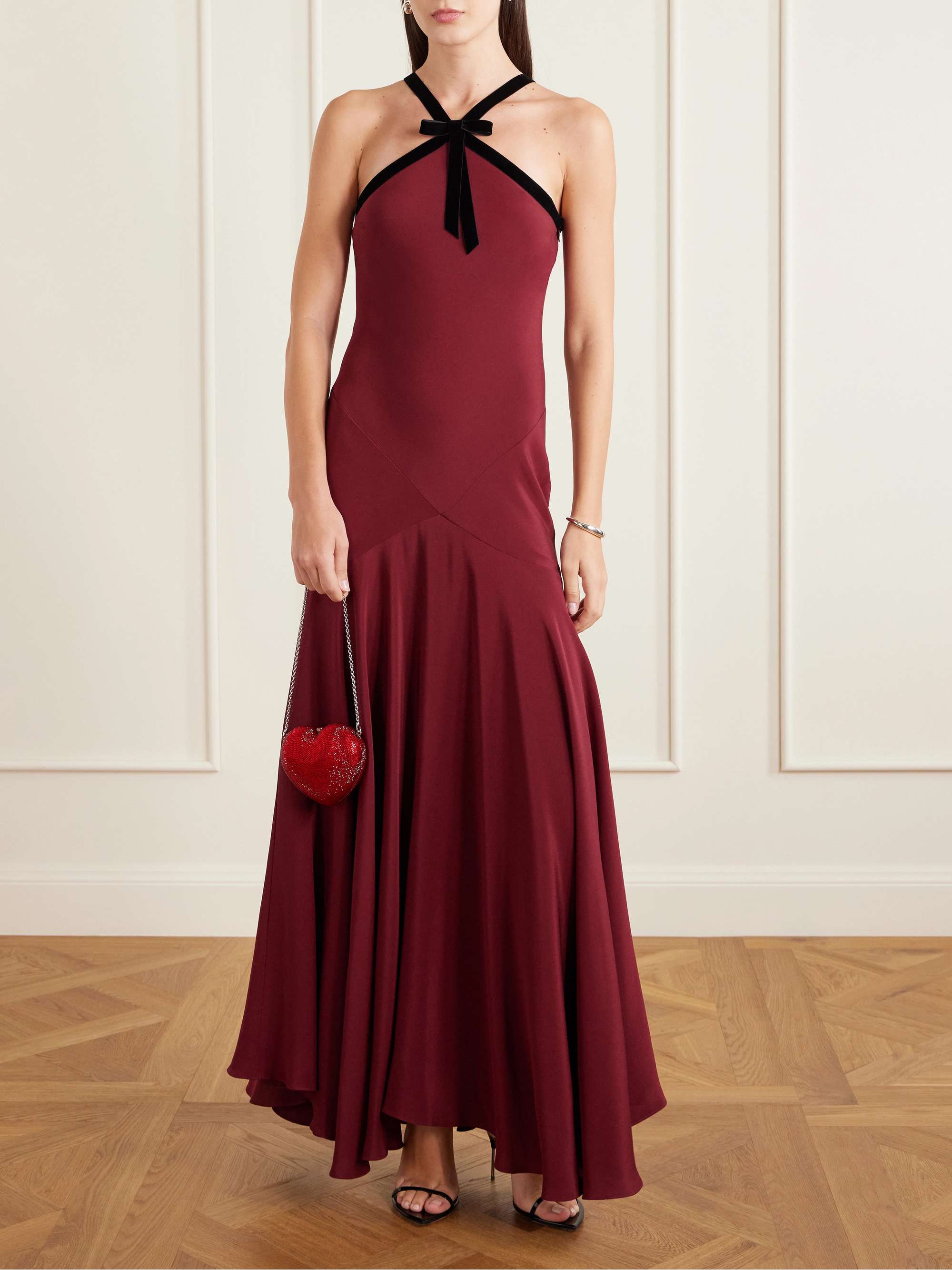 JUDITH LEIBER COUTURE Petit Coeur crystal-embellished silver-tone clutch