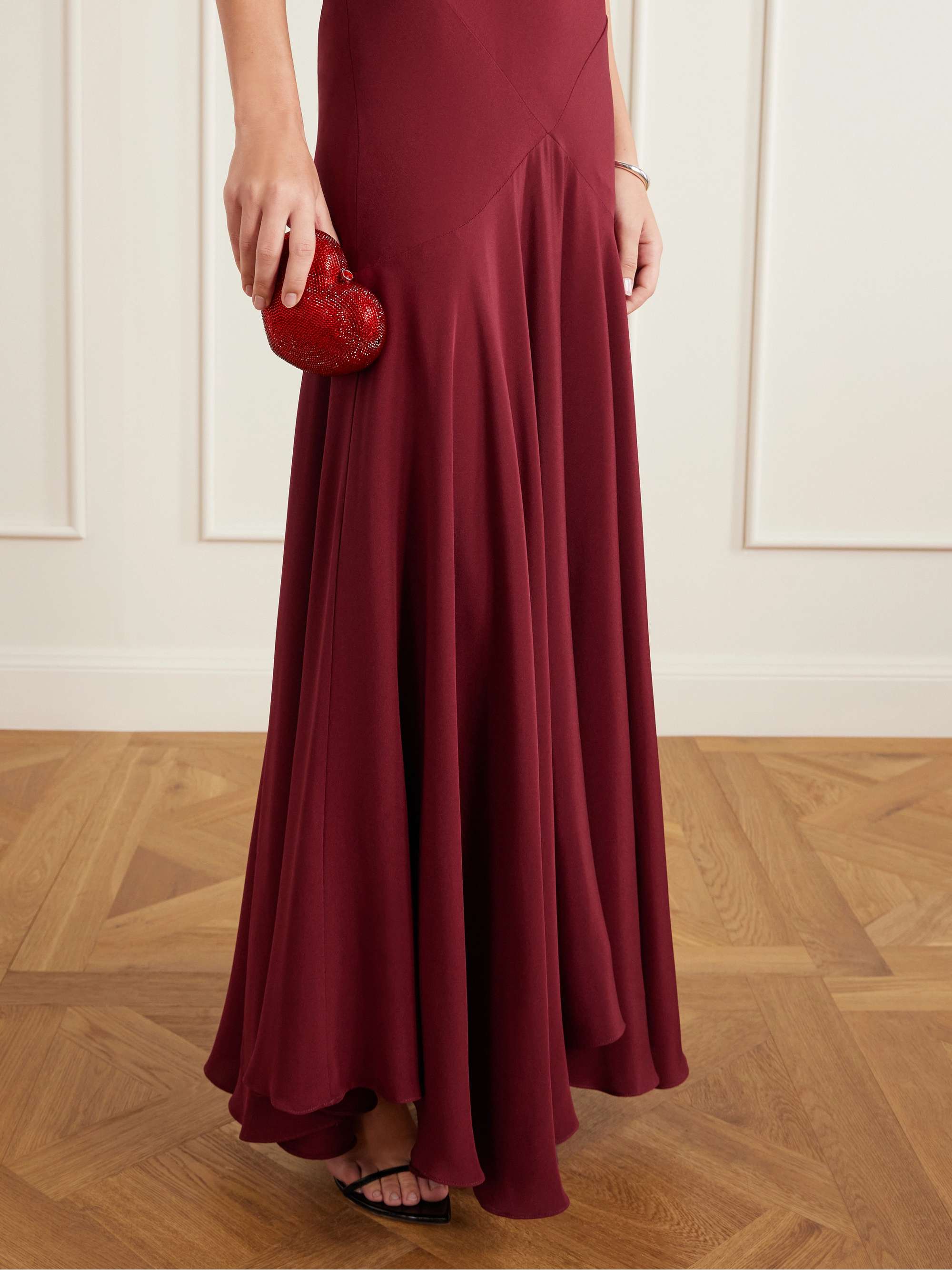 JUDITH LEIBER COUTURE Petit Coeur crystal-embellished silver-tone clutch