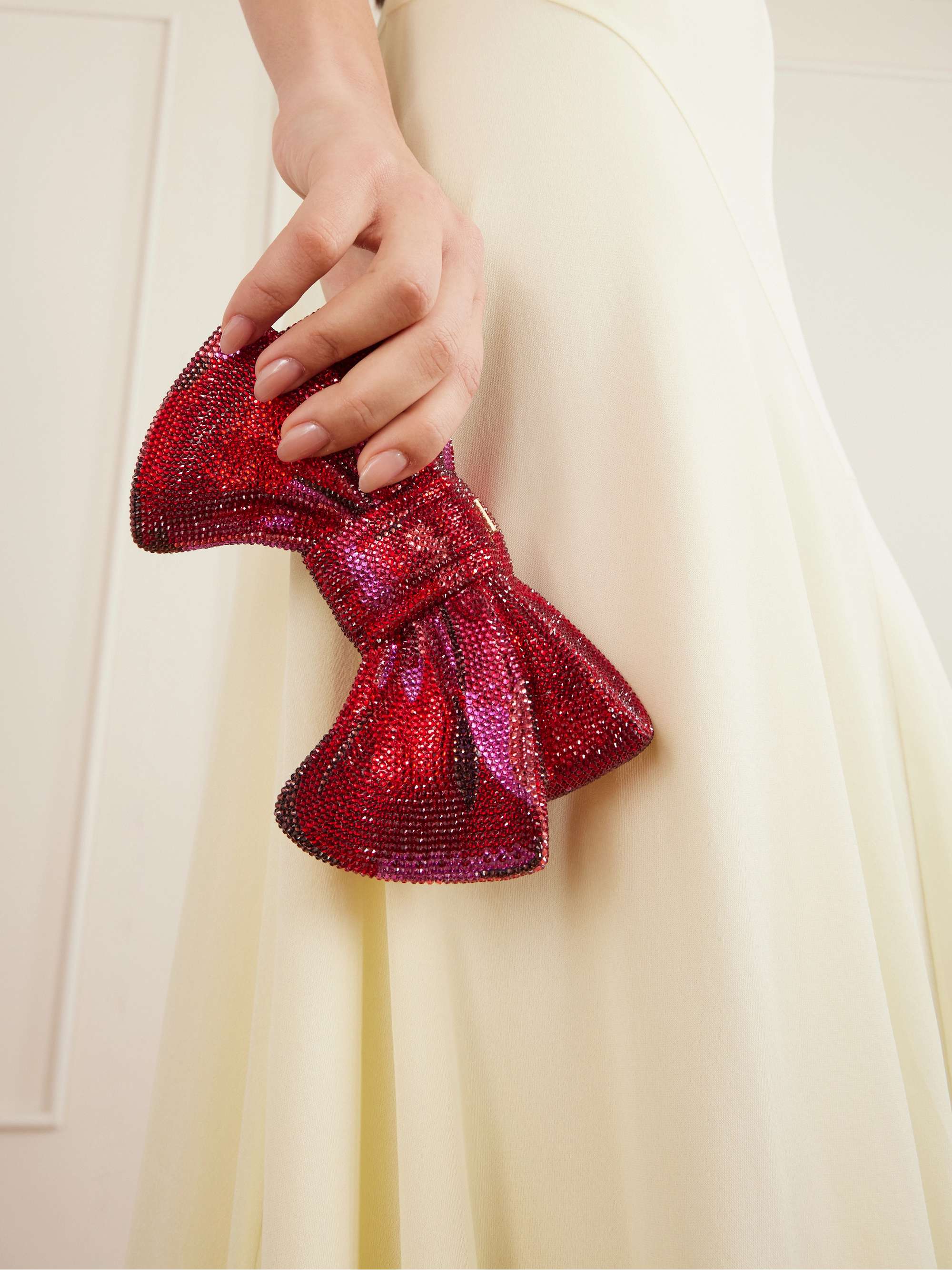 JUDITH LEIBER COUTURE Bow Just for You crystal-embellished gold-tone clutch