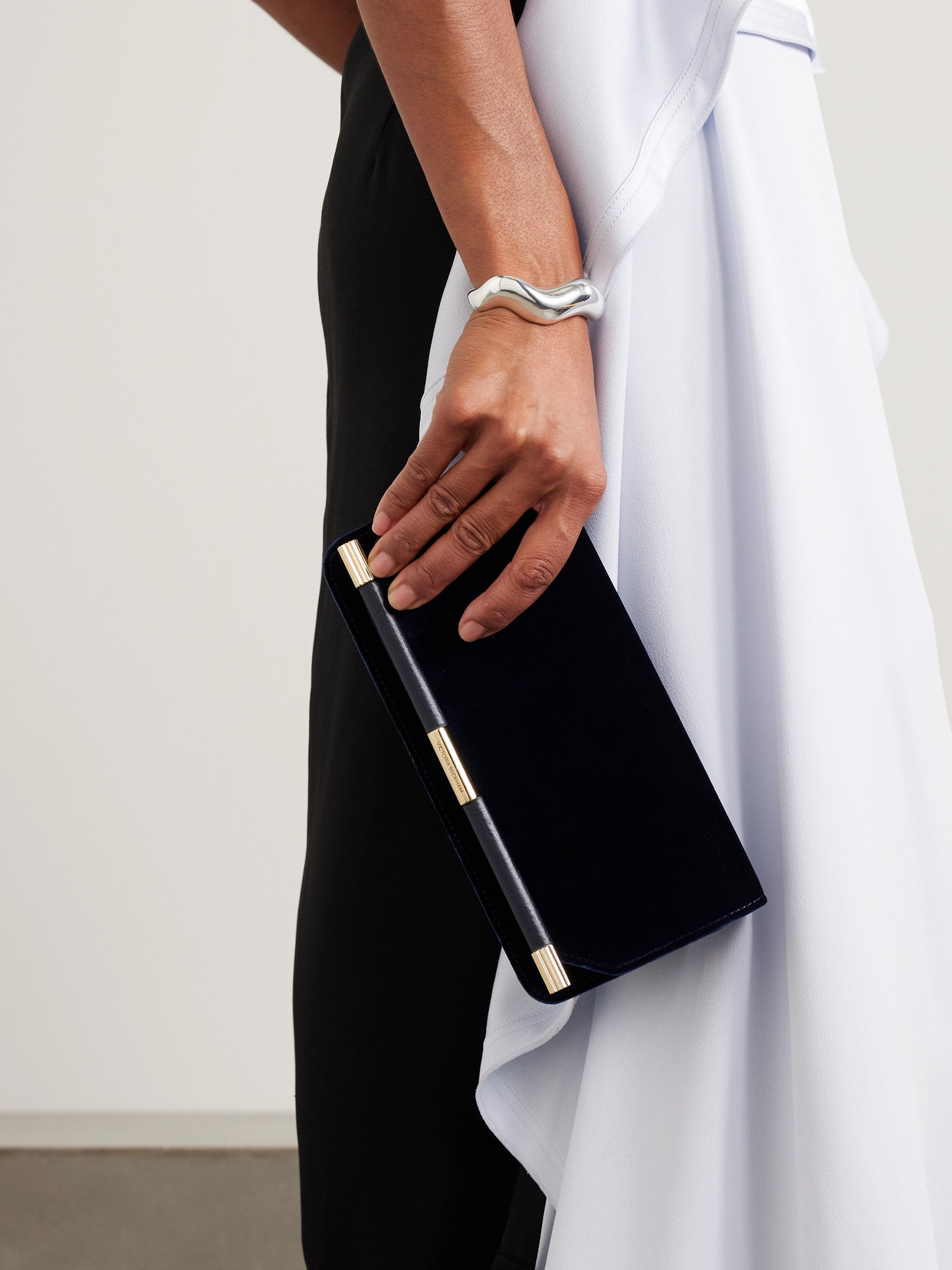 Victoria Beckham 202 Leather-trimmed Velvet Clutch In Blue