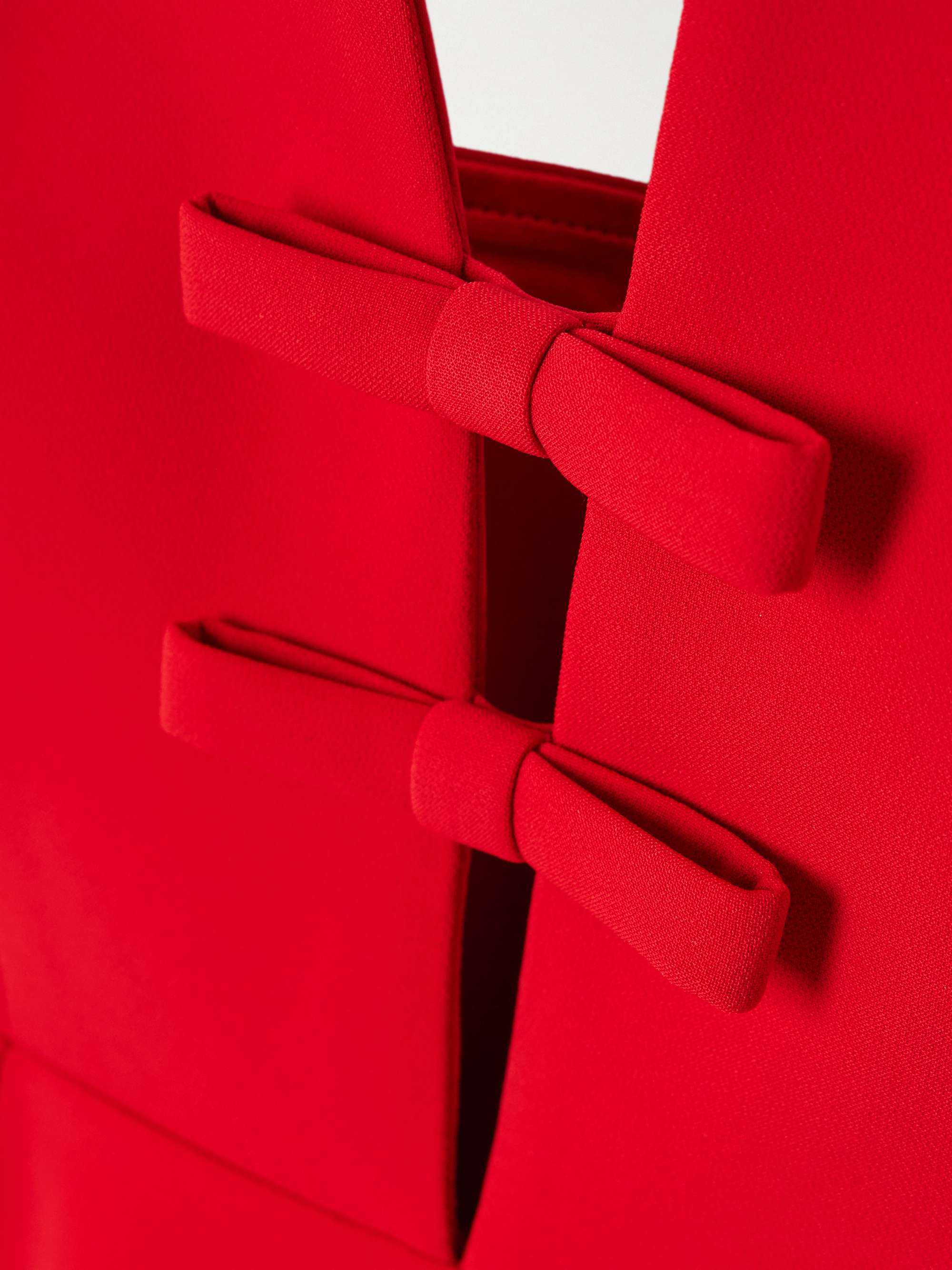 THE NEW ARRIVALS ILKYAZ OZEL 