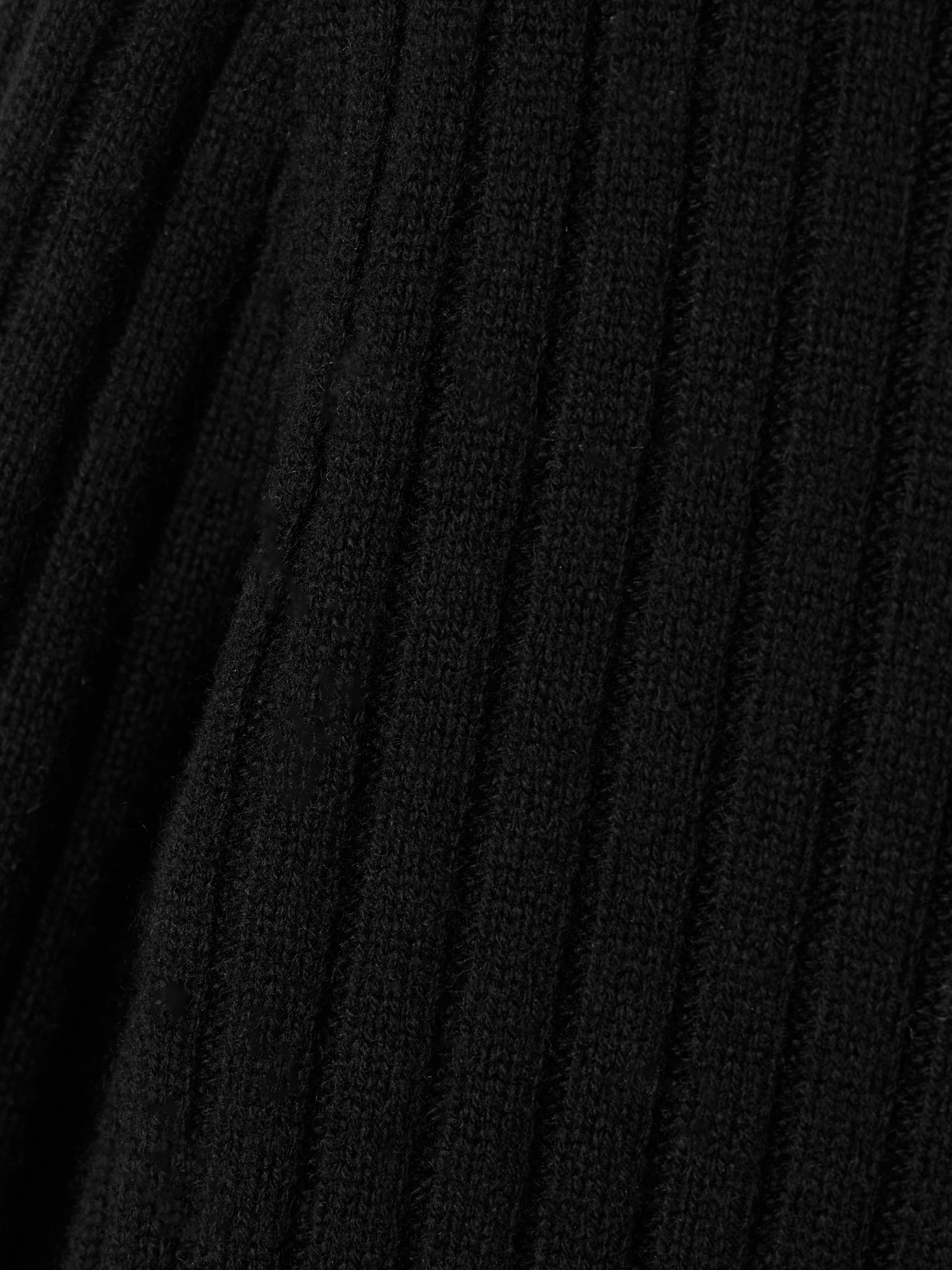 Nili Lotan Dessie Ribbed Cashmere Turtleneck Sweater In Black