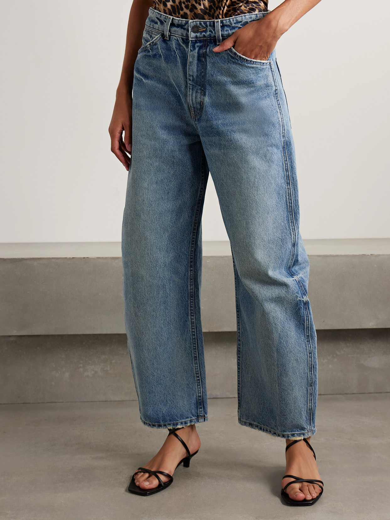 Nili Lotan Otis Mid-rise Barrel-leg Jeans In Blue