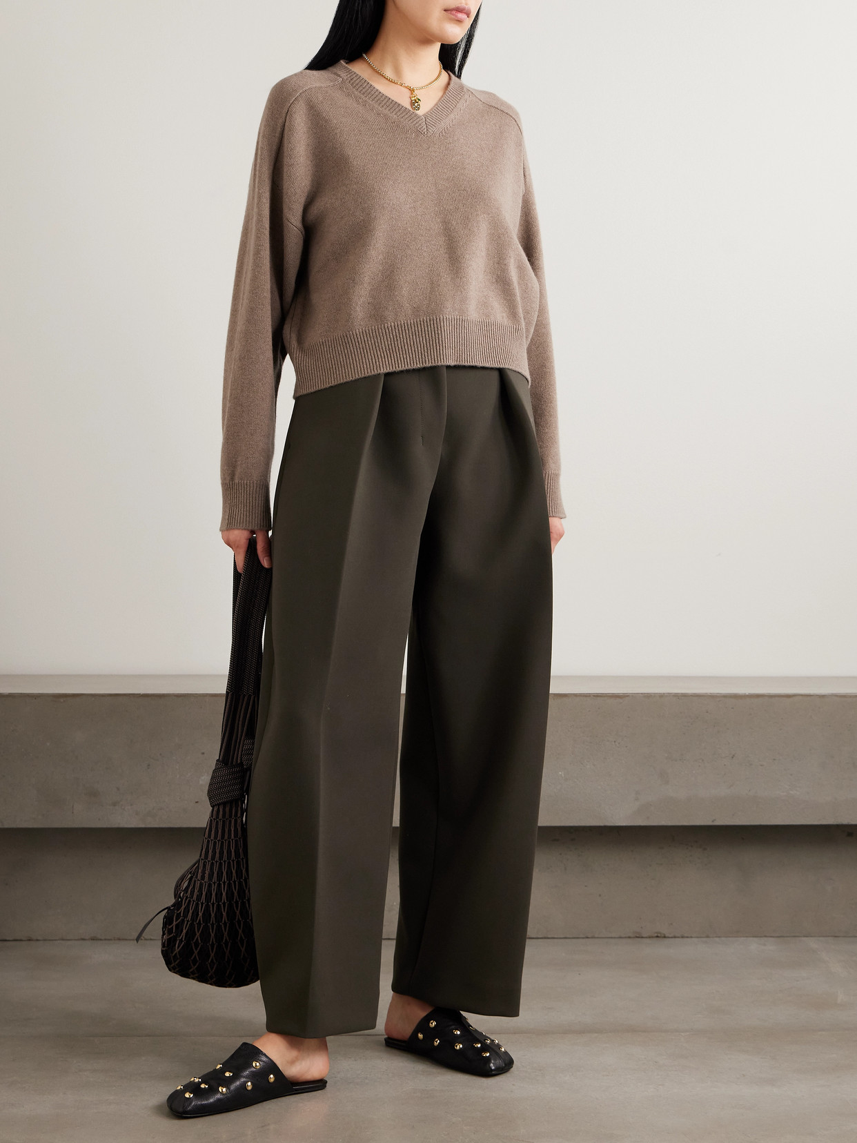 Loulou De Saison Taupe Anzor Lds Cashmere V Neck Sweater In Brown