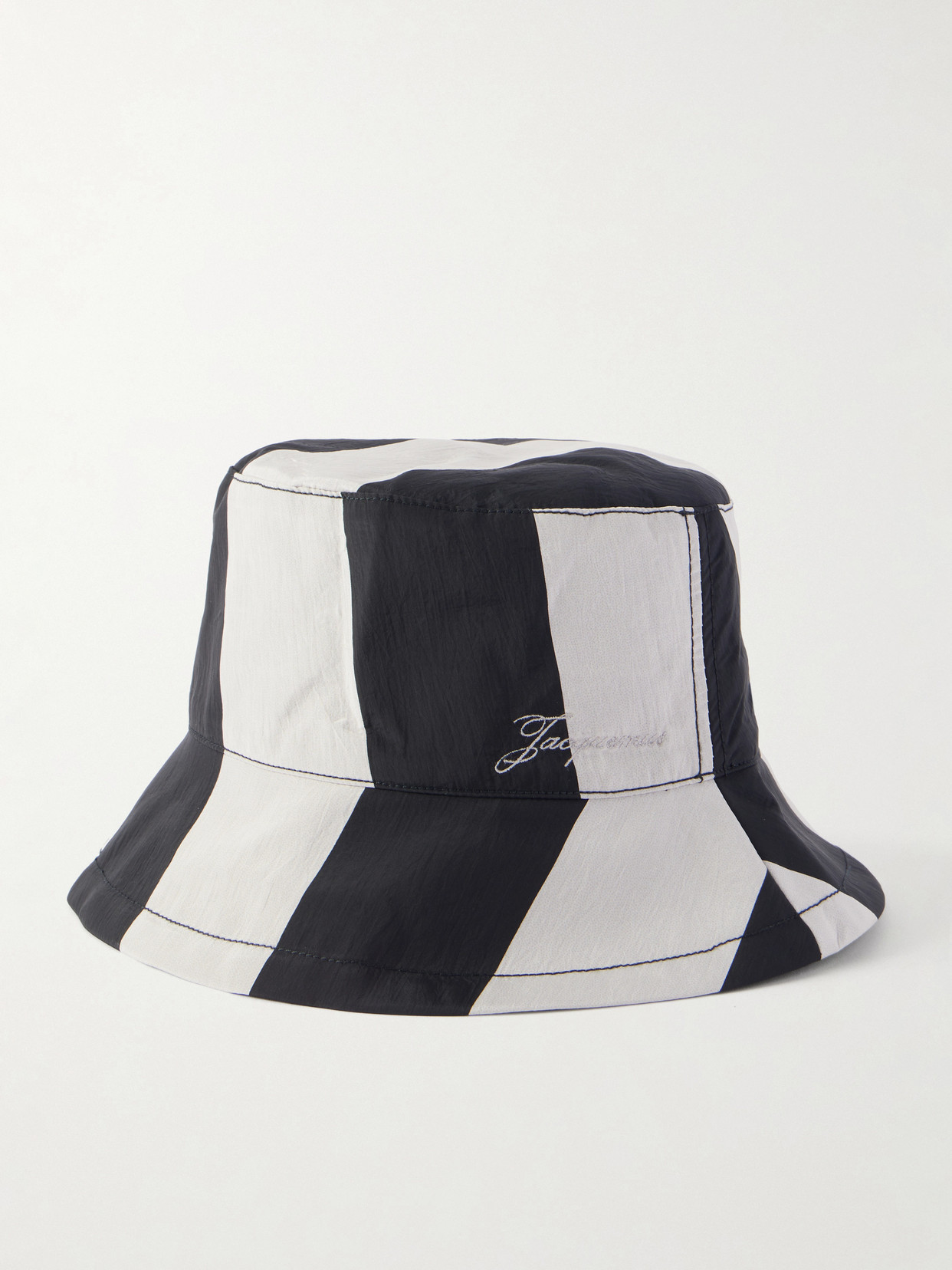Jacquemus Le Bob Checked Bucket Hat In Black