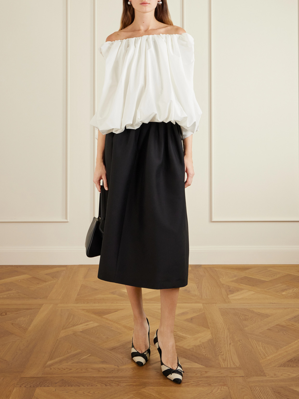 Jacquemus Les Escarpins Tourni 80 Striped Faux Raffia Pumps In Black