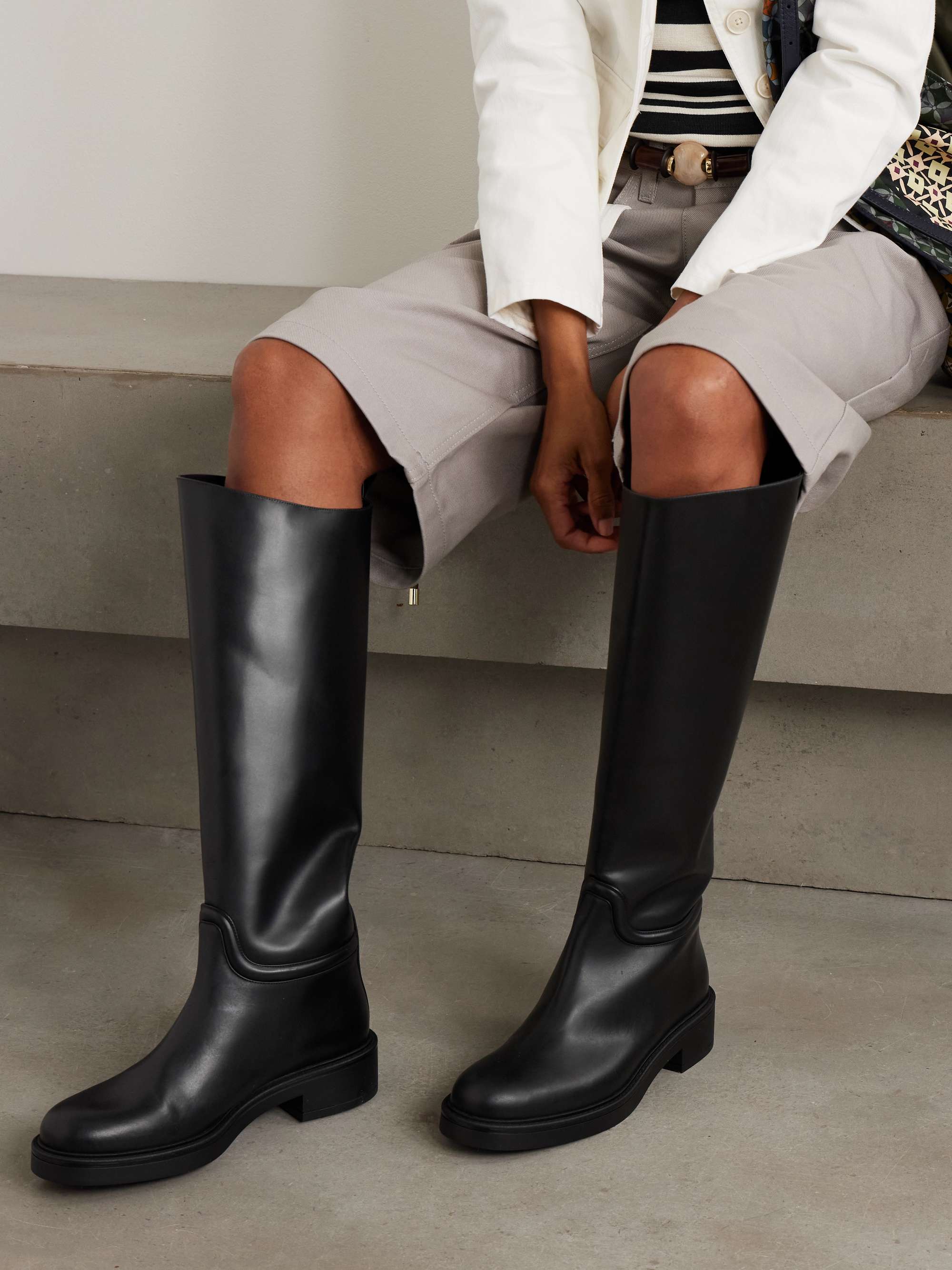 STUART WEITZMAN 