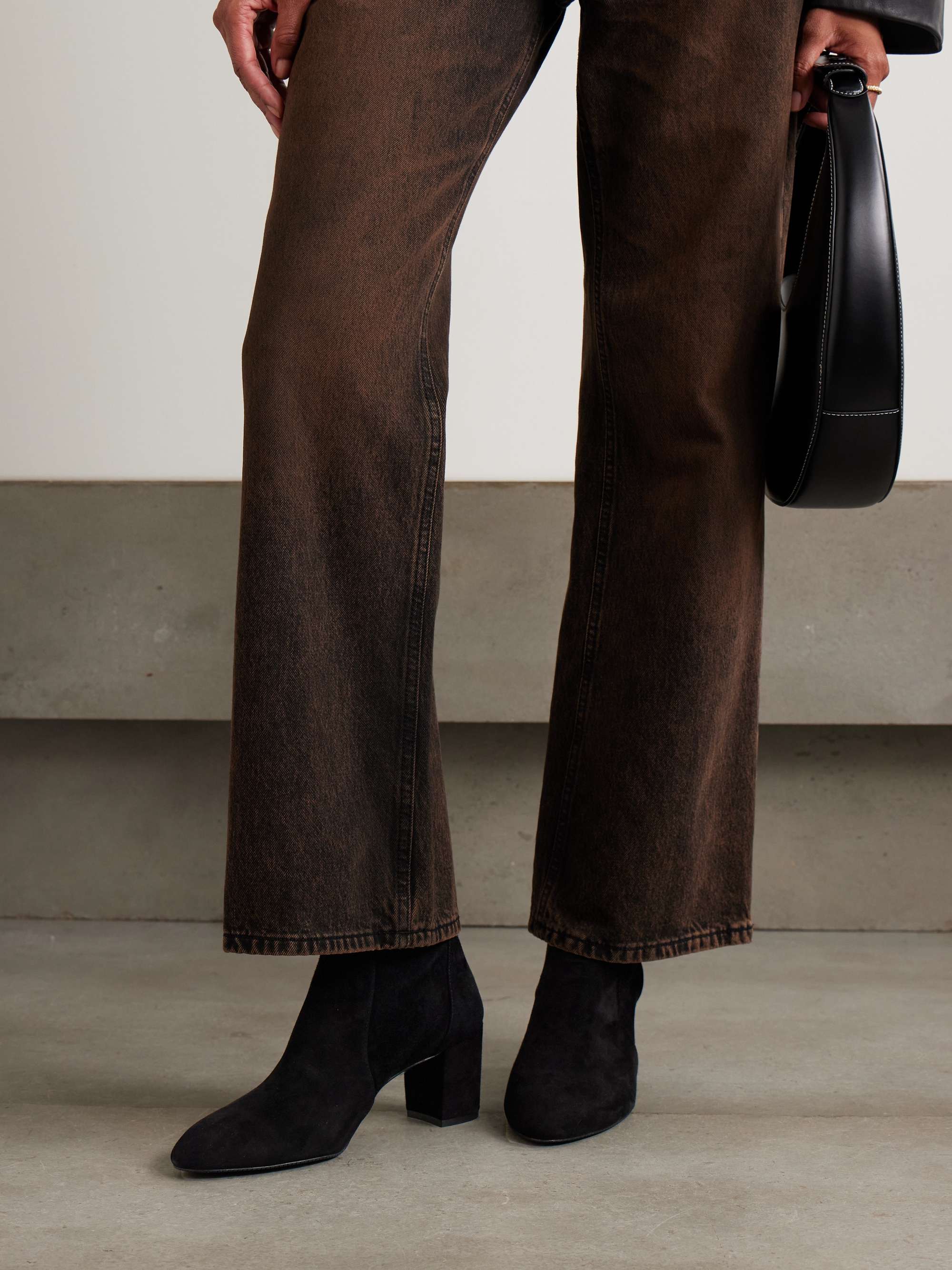 STUART WEITZMAN 