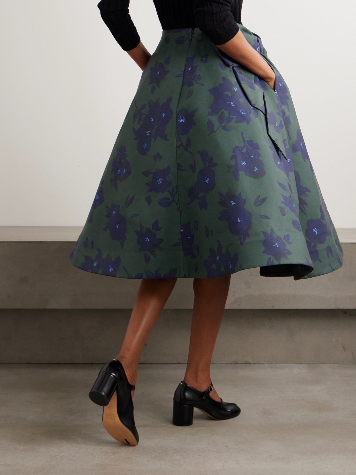 Shushu-tong Asymmetric Bow-embellished Floral-print Cotton Midi Skirt In Green