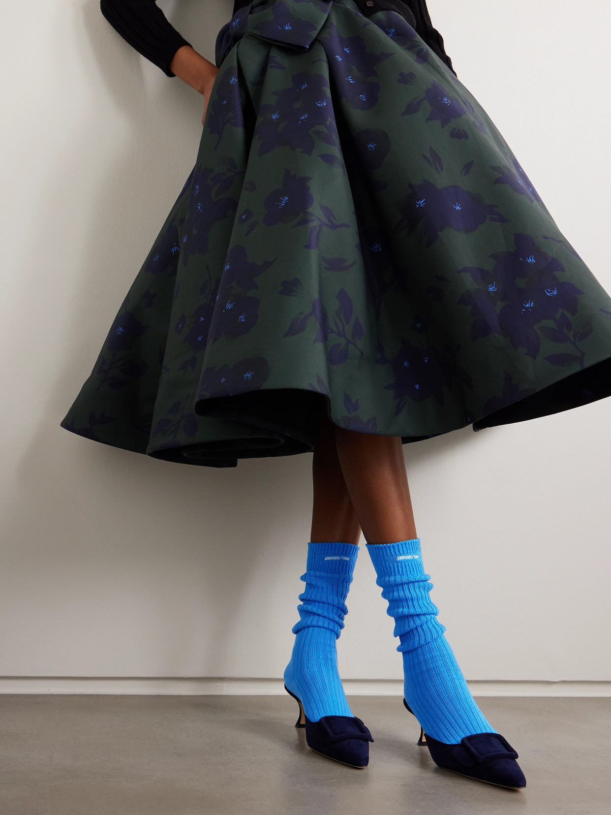 Shushu-tong Pack Of Three Embroidered Cotton-blend Socks In Multi