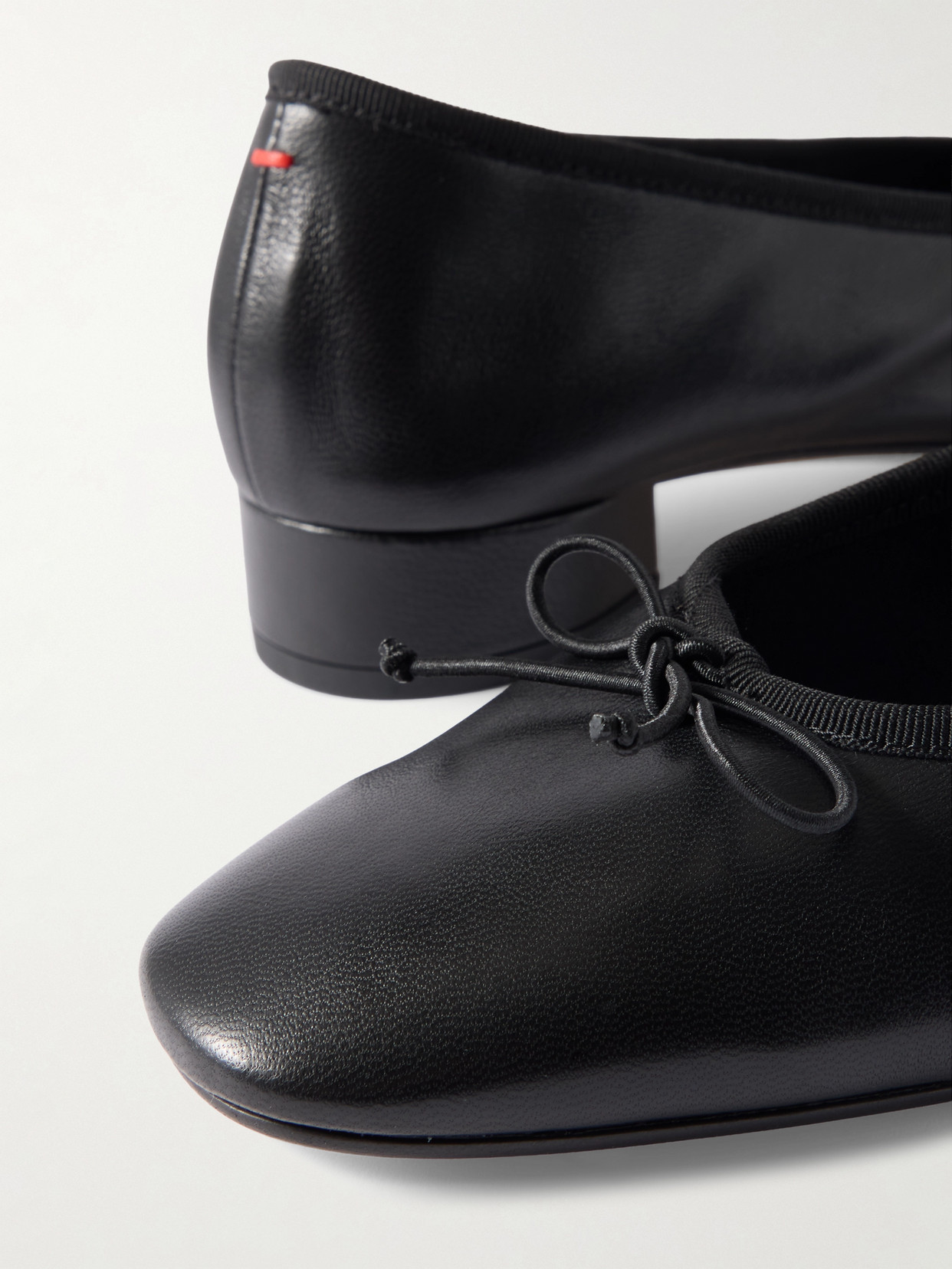 Onda Bow-Detailed Pumps