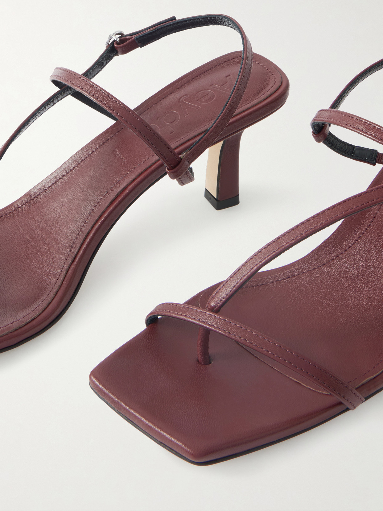 Elise Slingback