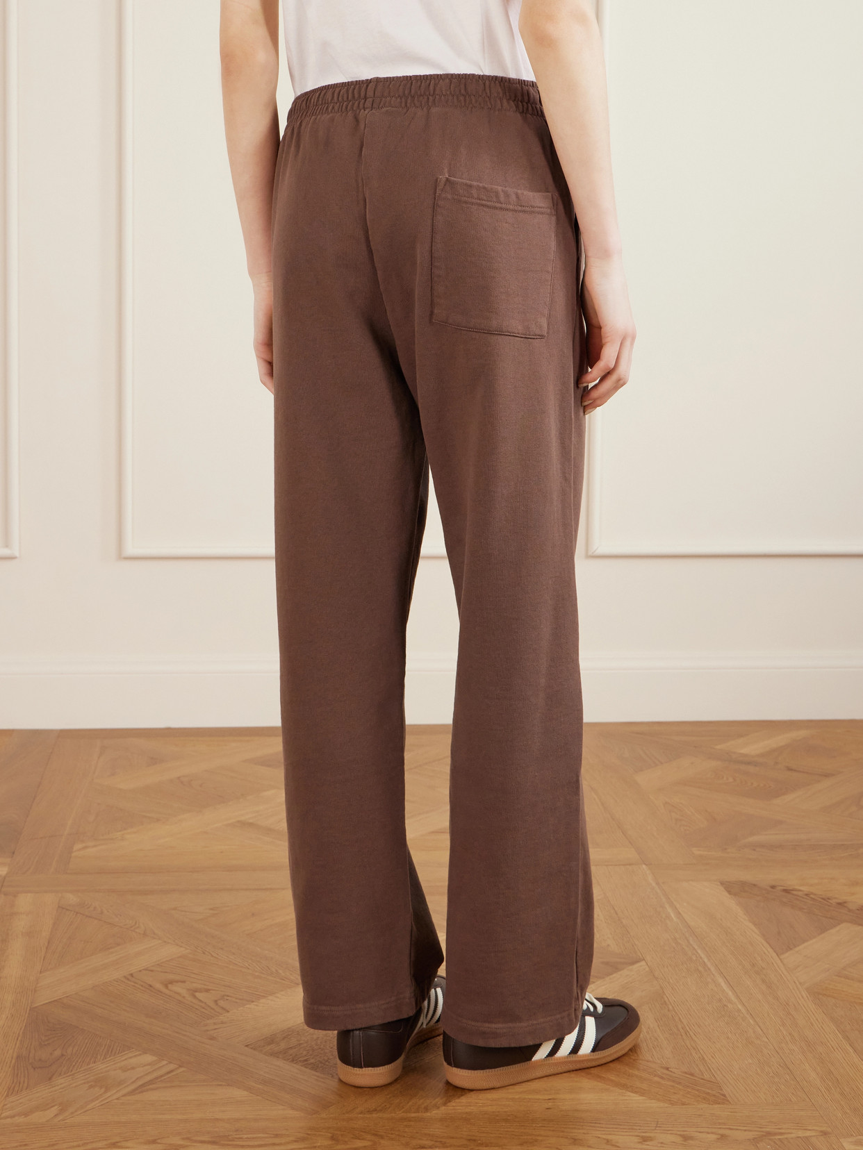 Sporty And Rich Sporty & Rich Sporty & Rich Ny Crest Embroidered Sweatpants – Chocolate In Brown