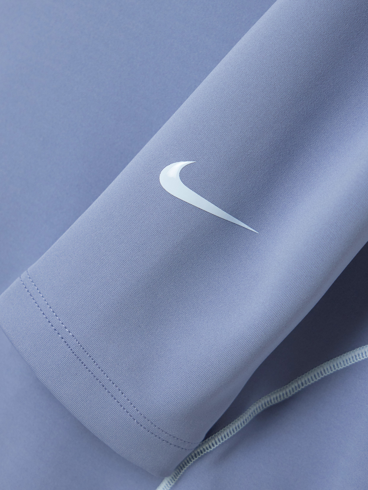 Universa Hooded Dri-Fit Top