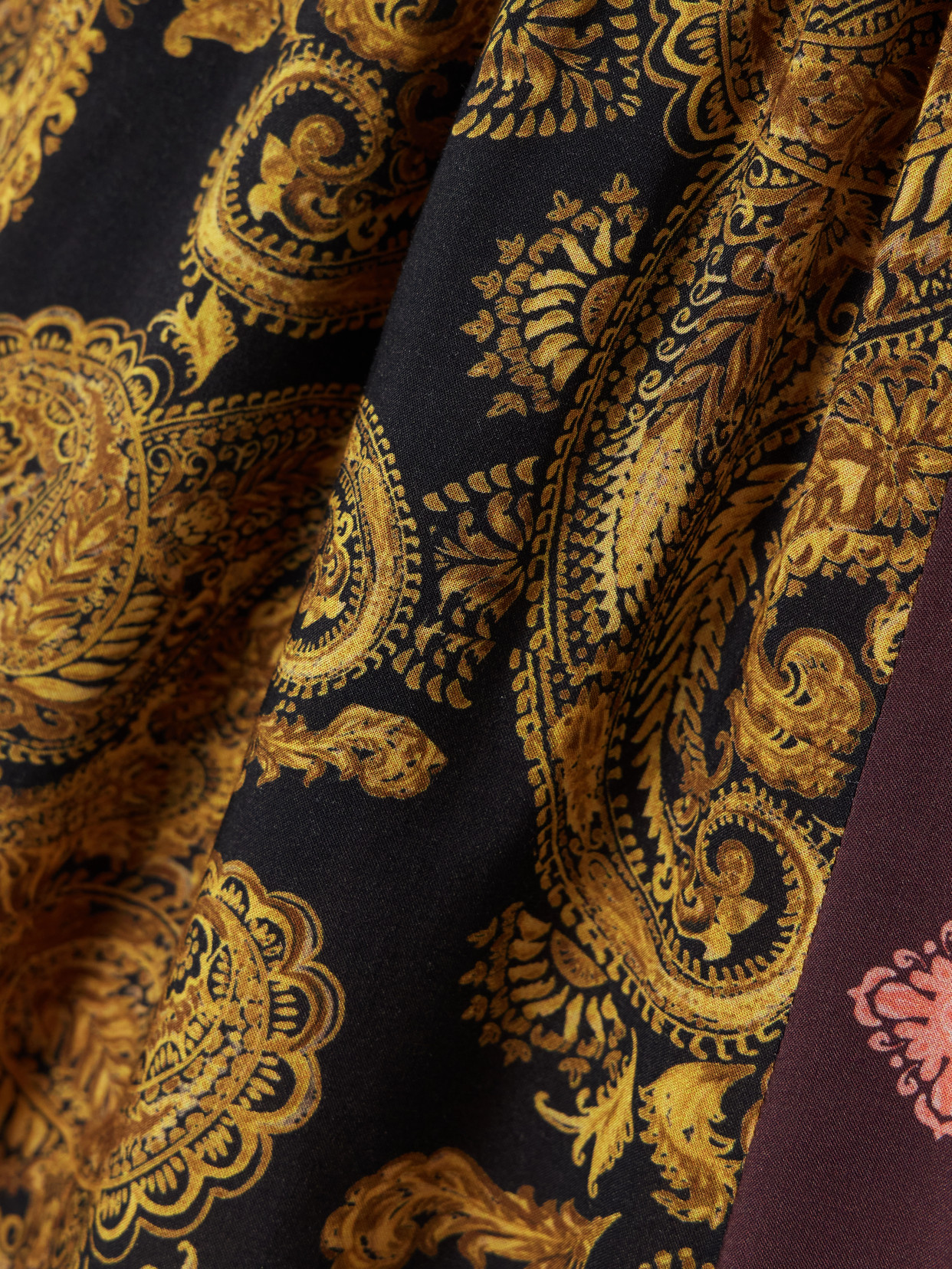 Donde Esteban Estrellitas Printed Crepe Shorts In Brown