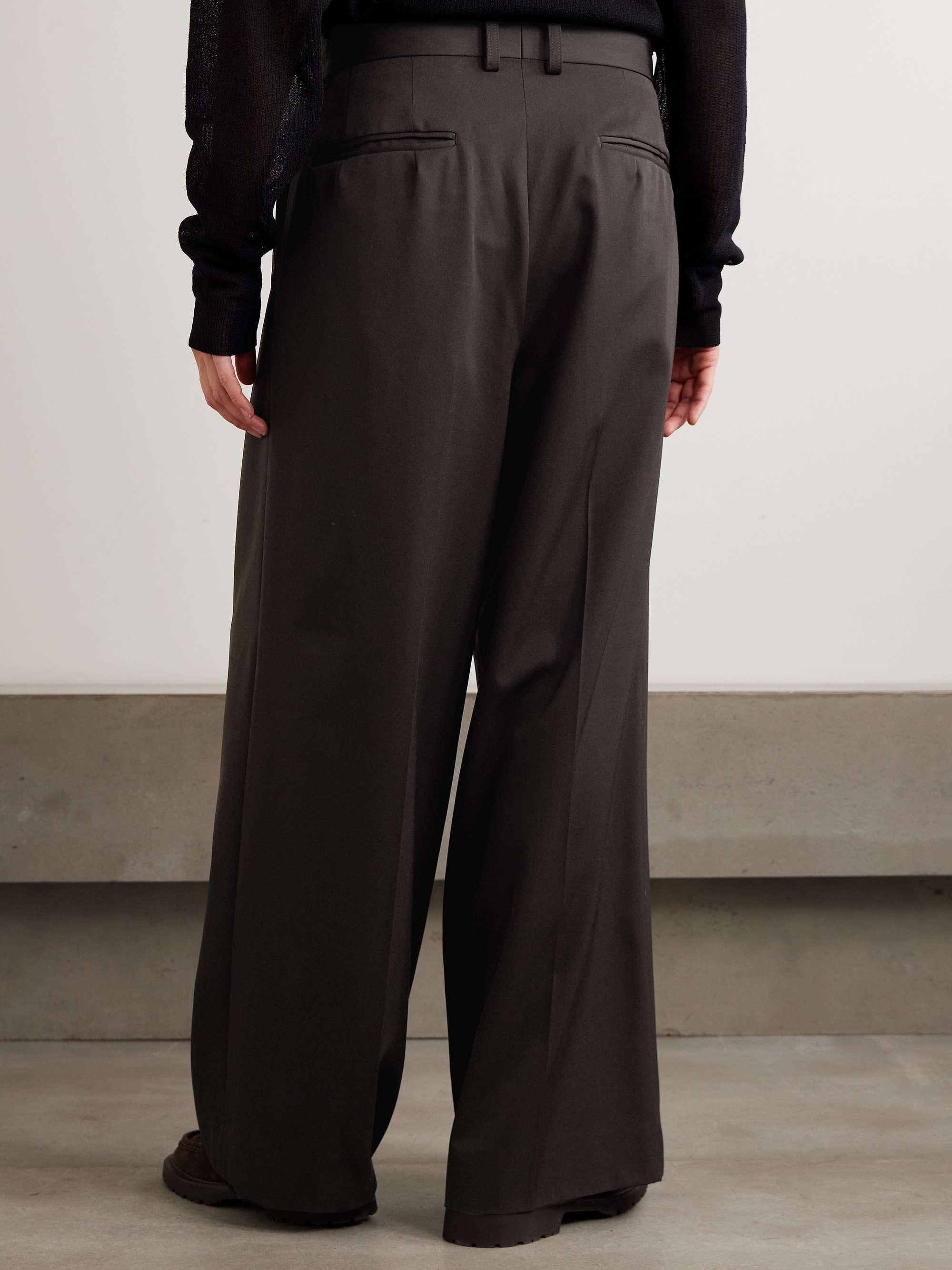 ssstein stein ウールショーツ　COMOLI ANCELLM SSSTEIN Pleated wool-twill wide-leg pants | NET-A-PORTER