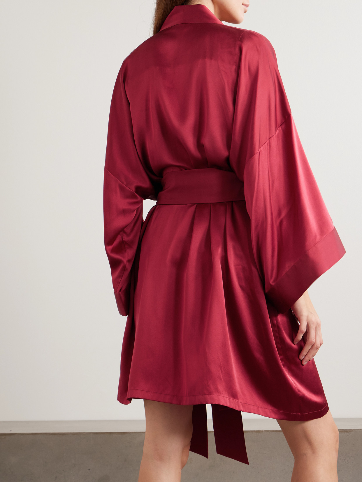 Olivia Von Halle Mimi Silk Satin Kimono Robe In Red