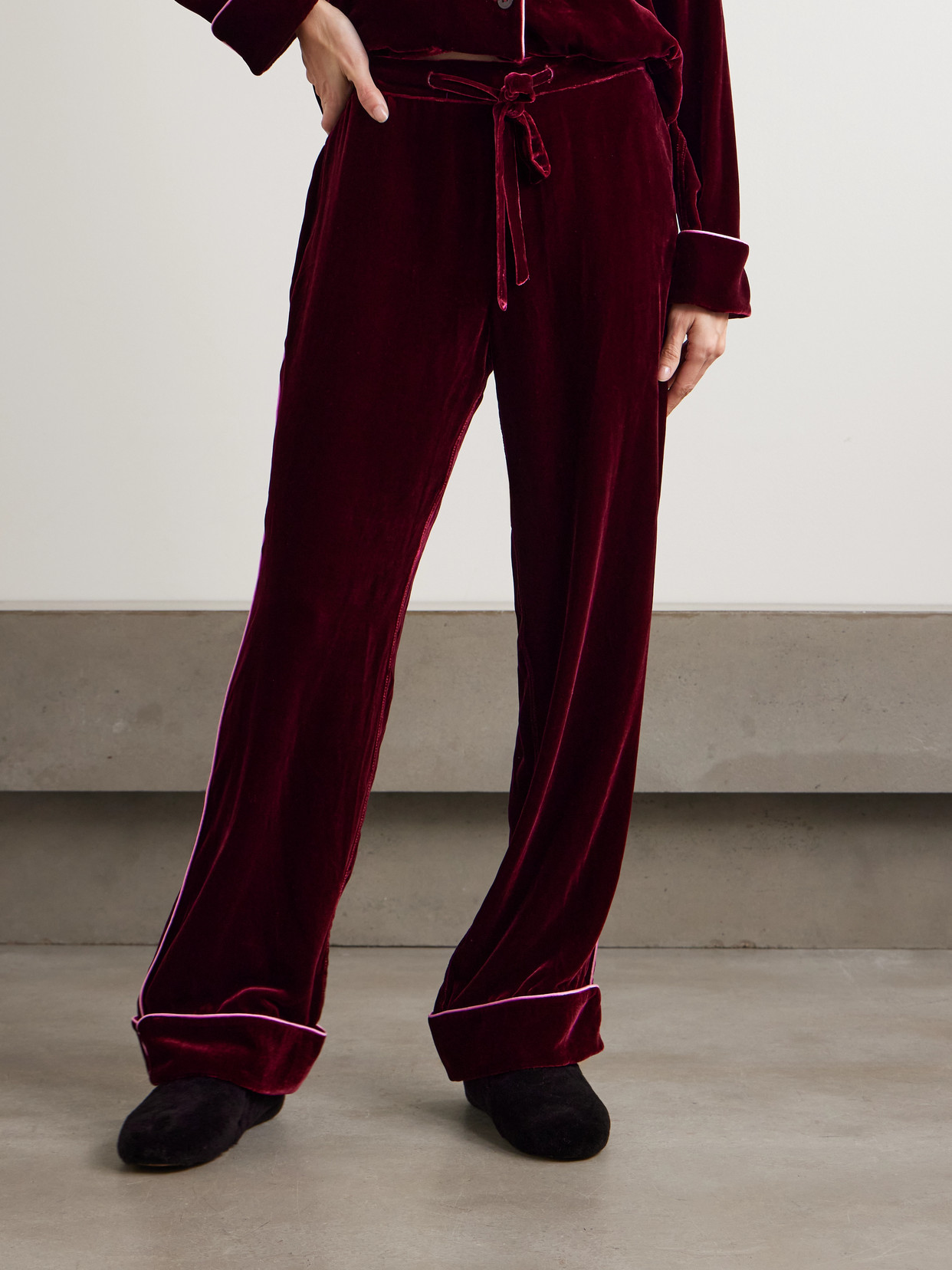 Olivia Von Halle Coco Velvet Pajama Set In Burgundy