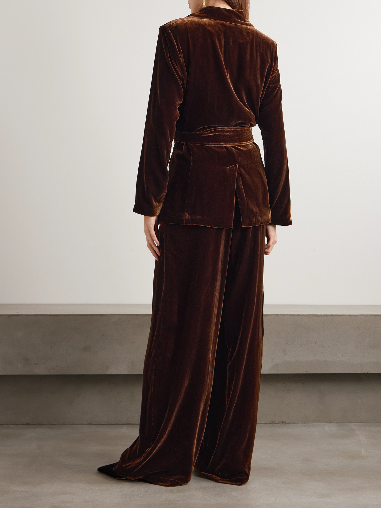 Olivia Von Halle Jagger Velvet Pajama Set In Brown
