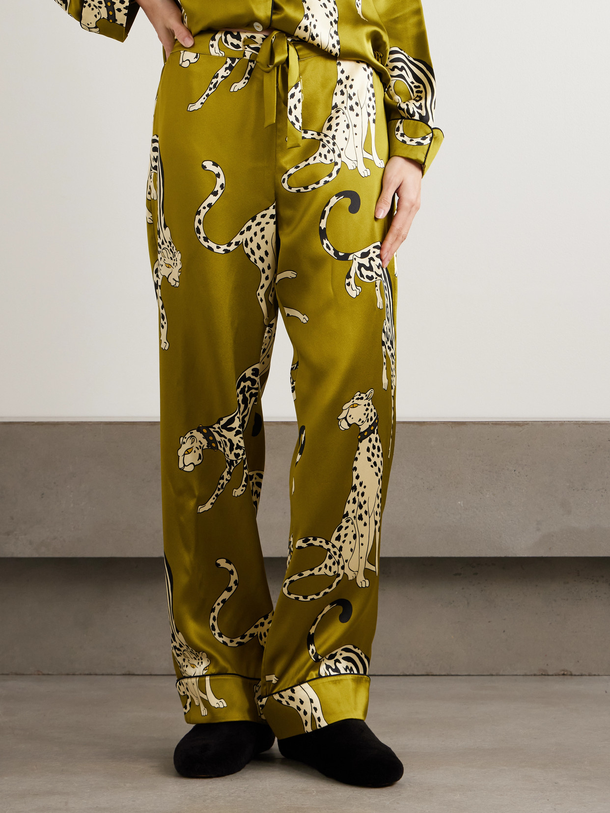 Olivia Von Halle Womens Lila Chanson Leopard-print Silk Pyjama Set Xs In Green