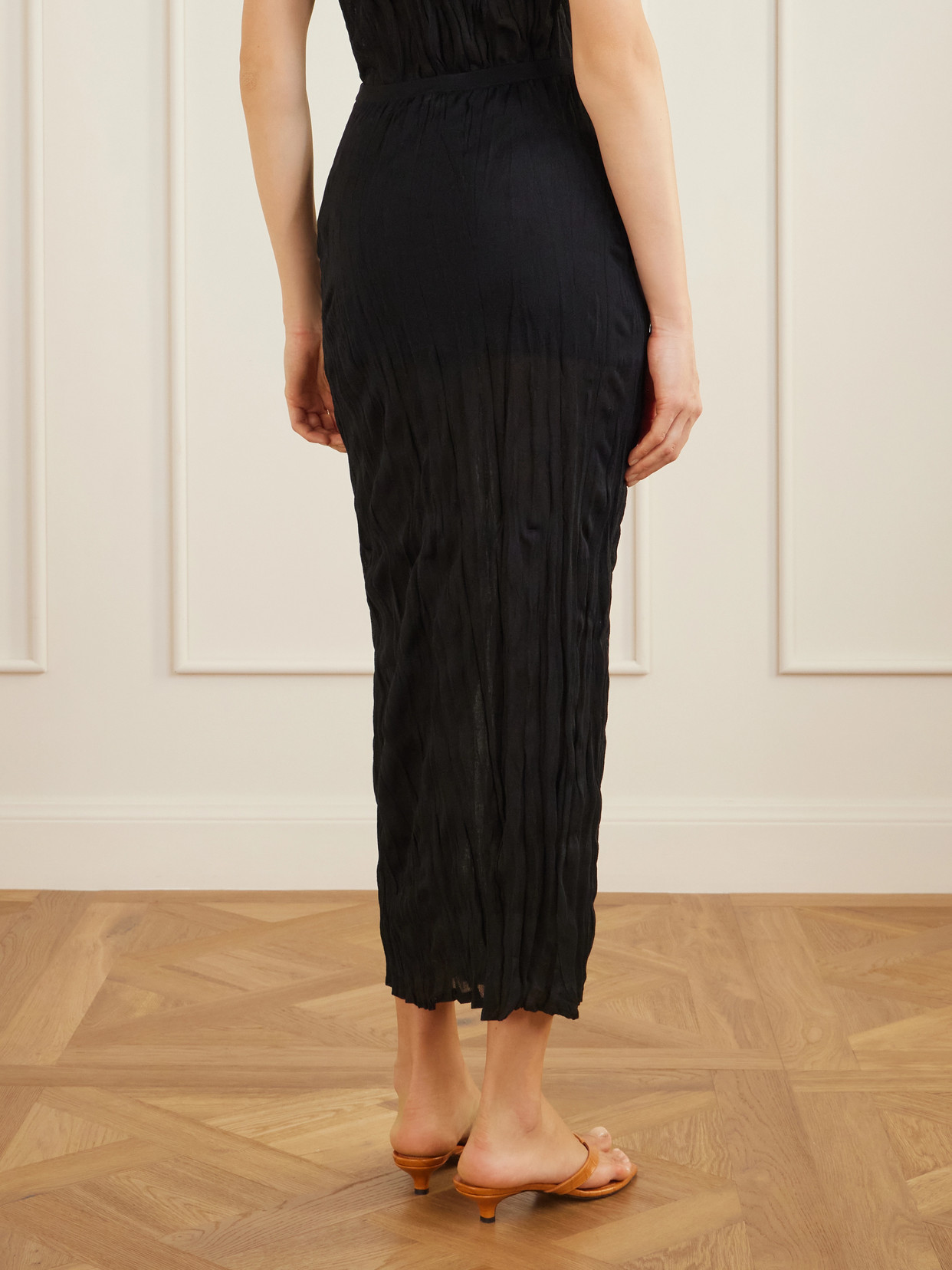 Crinkled Knit Viscose Midi Skirt