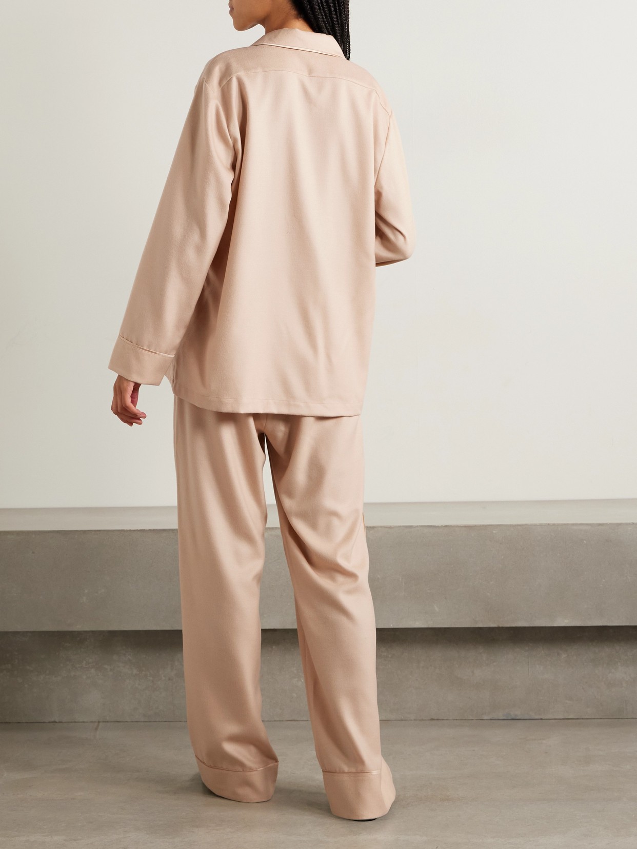 Olivia Von Halle Vanderbilt Cashmere Pajama Set In Neutral