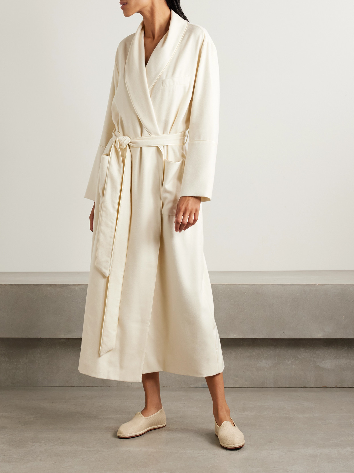 Olivia Von Halle Logan Cashmere Robe In Neutral
