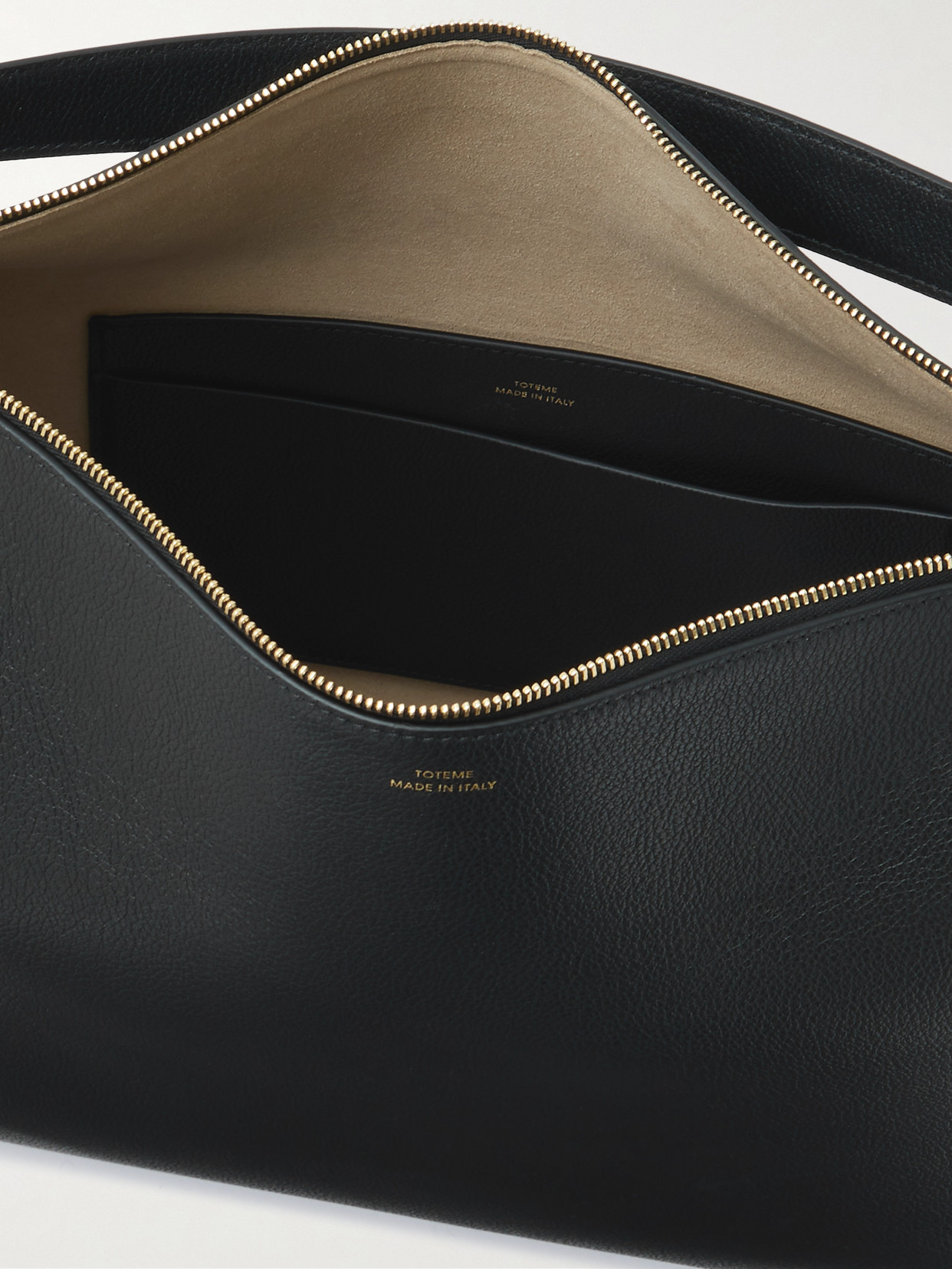 Totême Bevel Medium Textured-leather Tote In Black