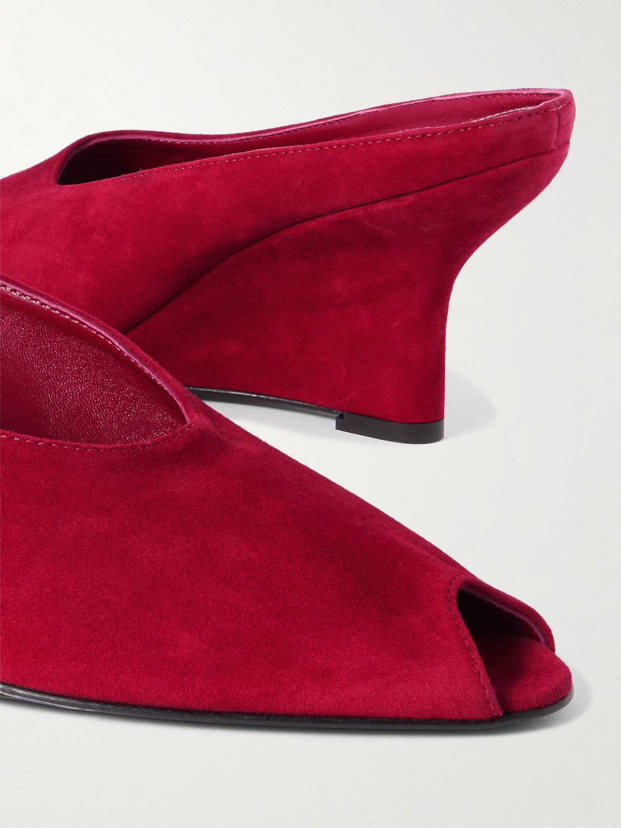Totême Velvet Wedge Mules In Red