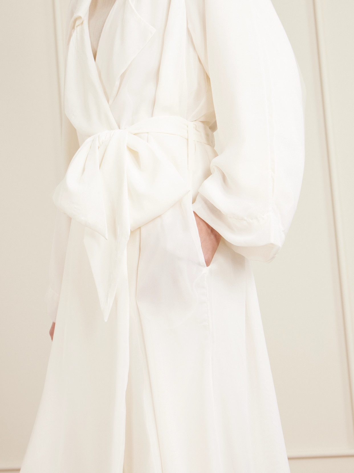 Sharon Wauchob Lee Belted Silk-blend Trench Coat In White
