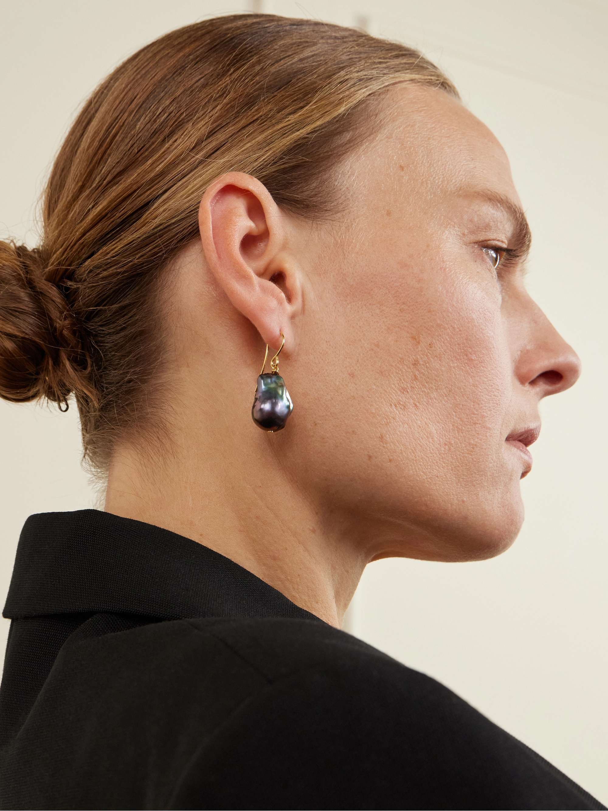 ド*ラ様 JIL SANDER MULTILINE EARRINGS JIL SANDER Grainy gold-tone and mother-of-pearl earrings | NET-A