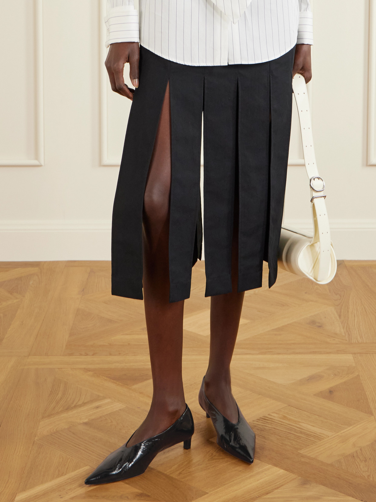 Jil Sander Crinkled Patent-leather Pumps In Black