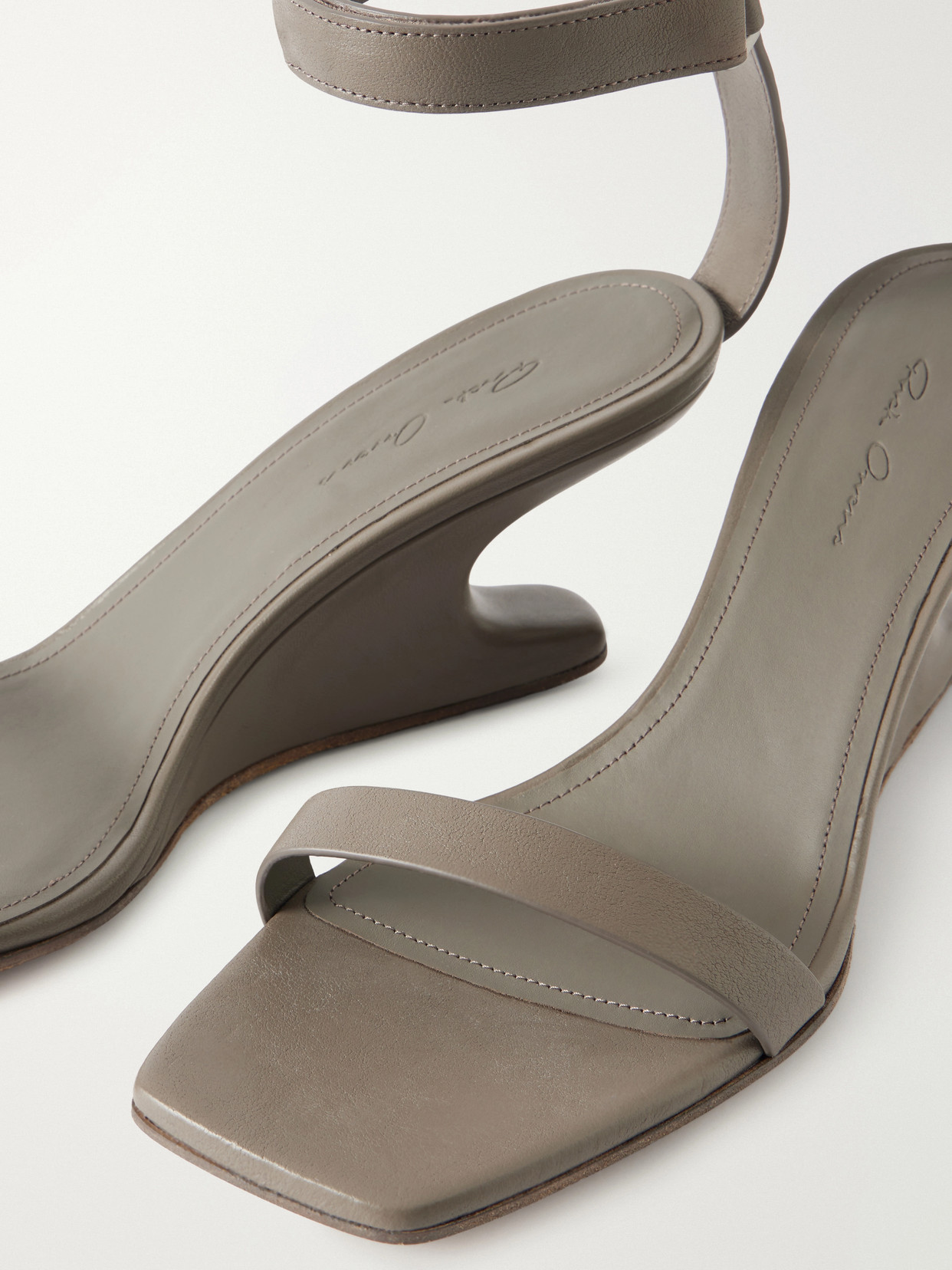 Cantilever Wedge
