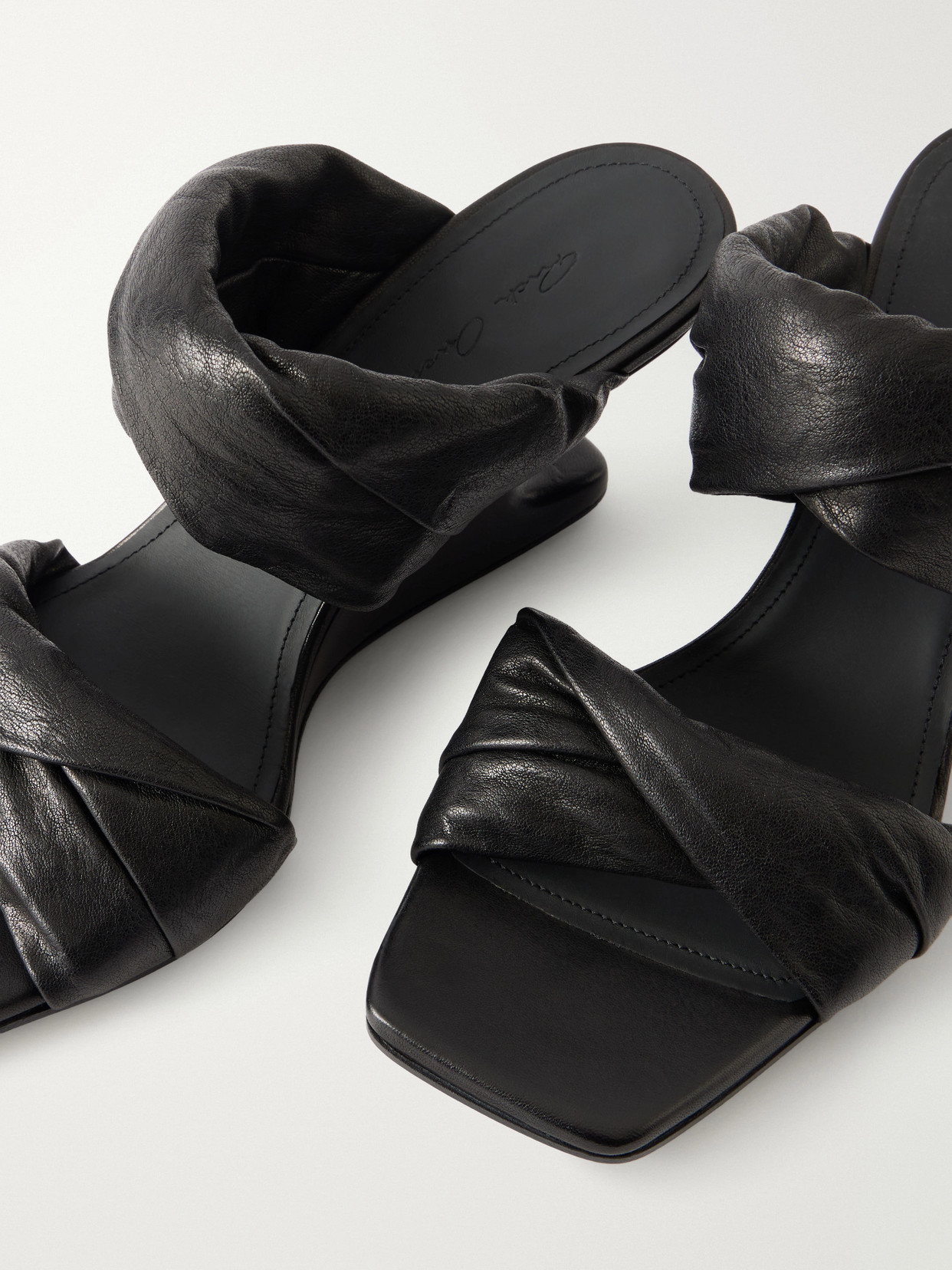 Twisted Cantilever Wedge