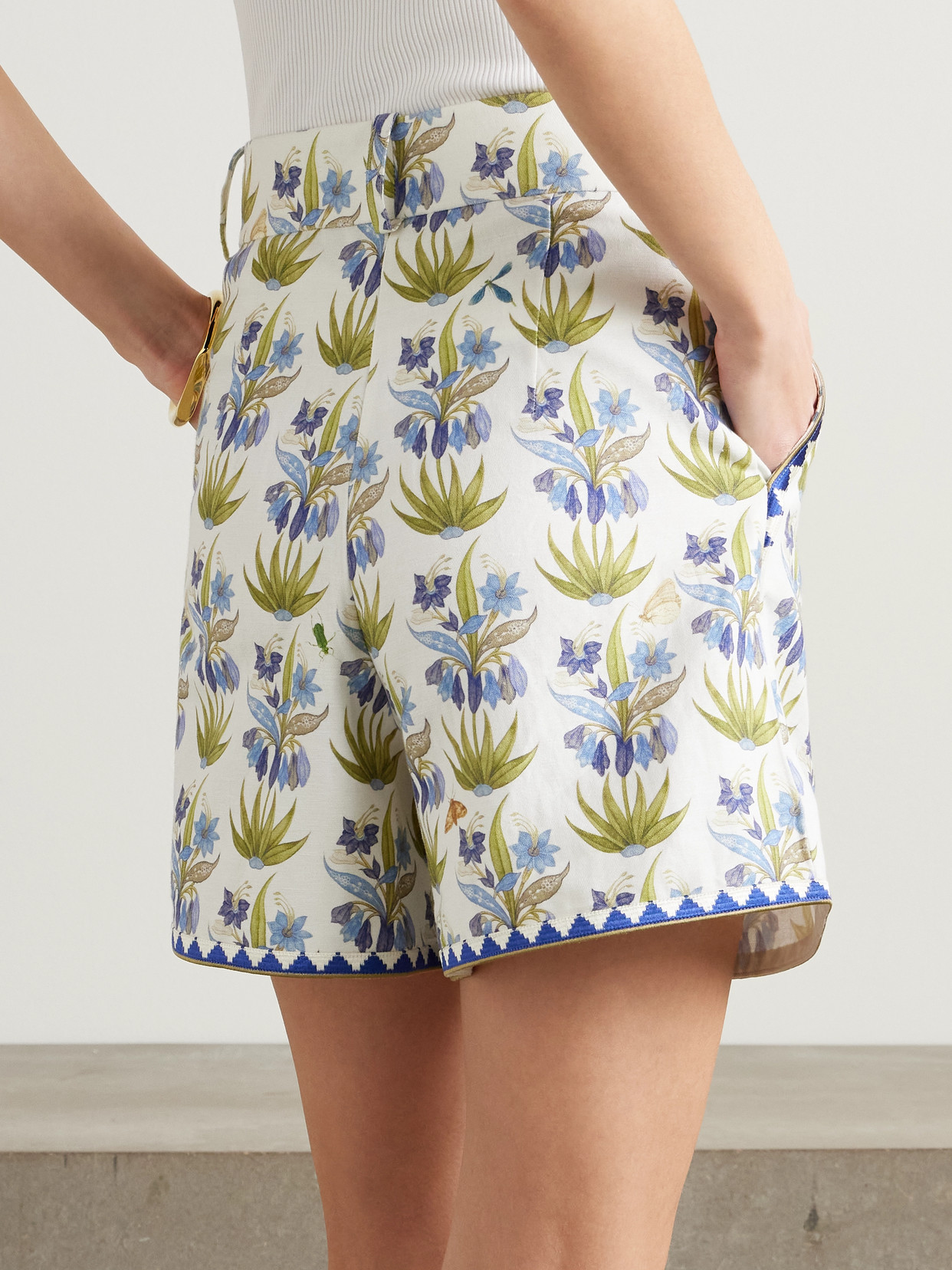 Emporio Sirenuse Beatrice Celestine Pleated Floral-print Linen And Cotton-blend Shorts In Blue