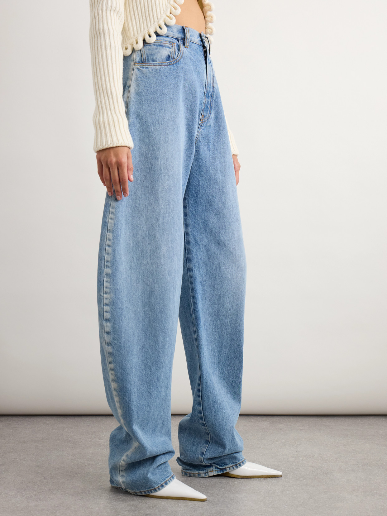 Alaïa Round High-rise Barrel-leg Jeans In Blue