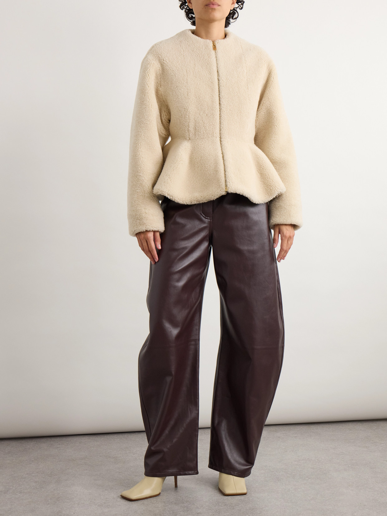 Alaïa Peplum Shearling Jacket In Neutral