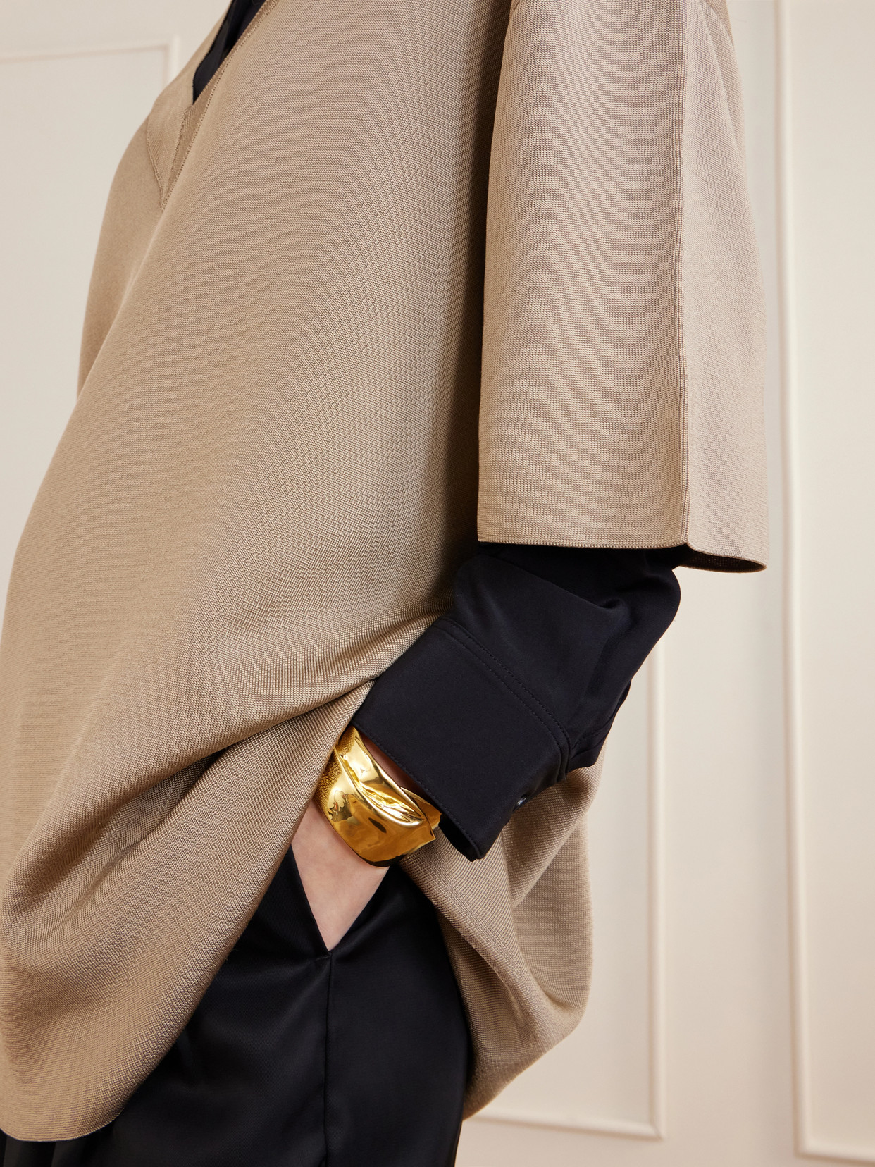 Double-Faced Satin-Jersey And Sweater