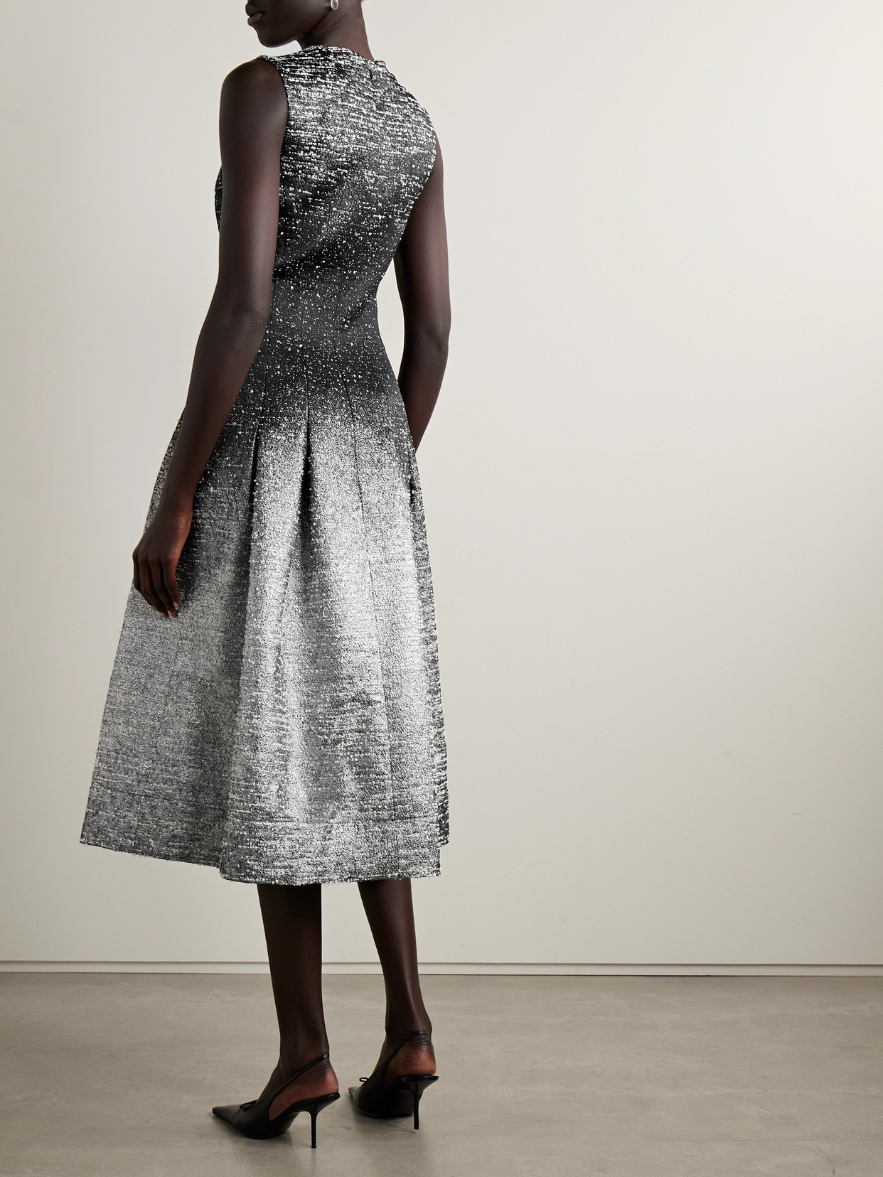 Oscar De La Renta Sleeveless Ombre Metallic Boucle Jacquard Midi Dress In Black