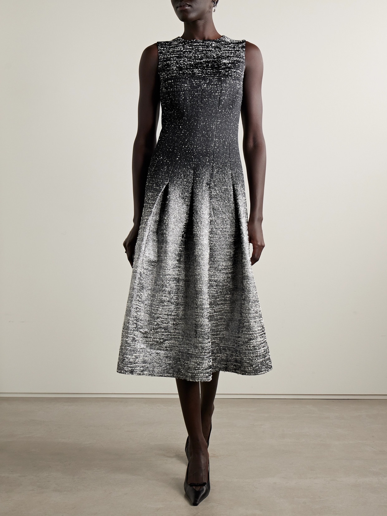 Oscar De La Renta Sleeveless Ombre Metallic Boucle Jacquard Midi Dress In Black