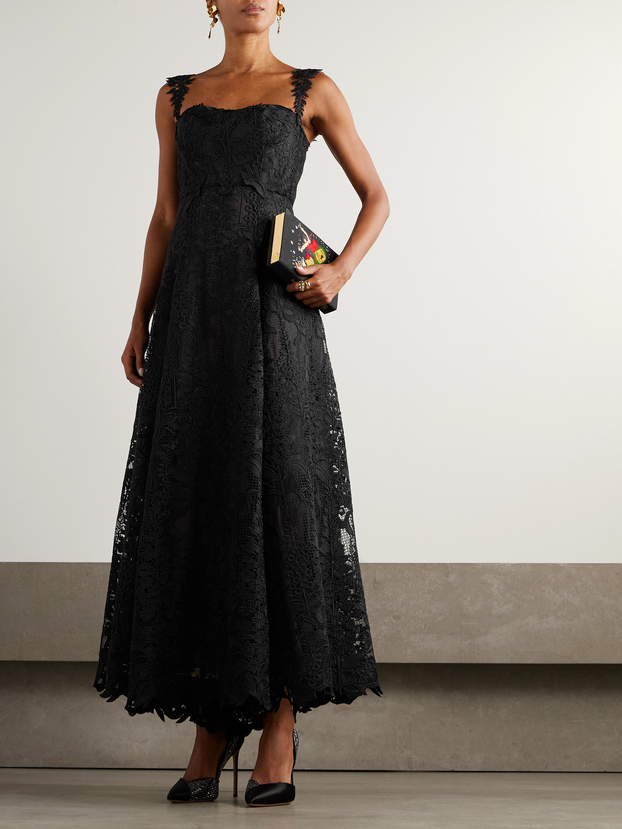 Oscar De La Renta Sleeveless Foxglove Lace Sweetheart-neck Gown In Black