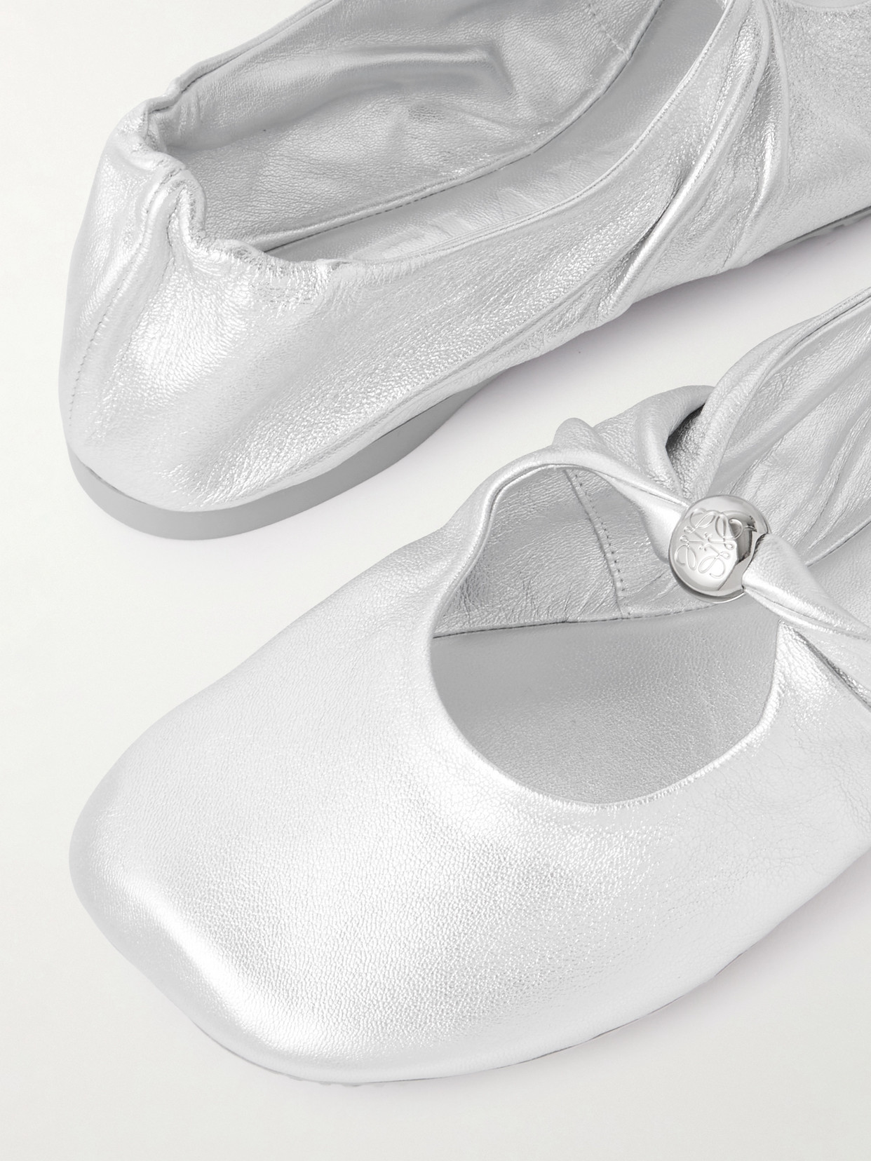 Loewe Pebble Metallic Leather Ballet Flats In Silver
