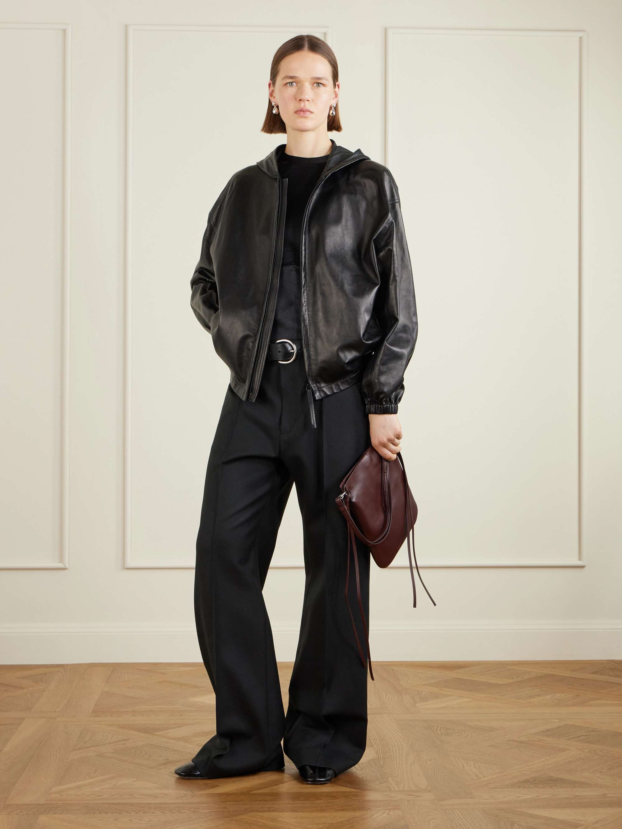 Phoebe Philo Gig leather pouch - back view in Black