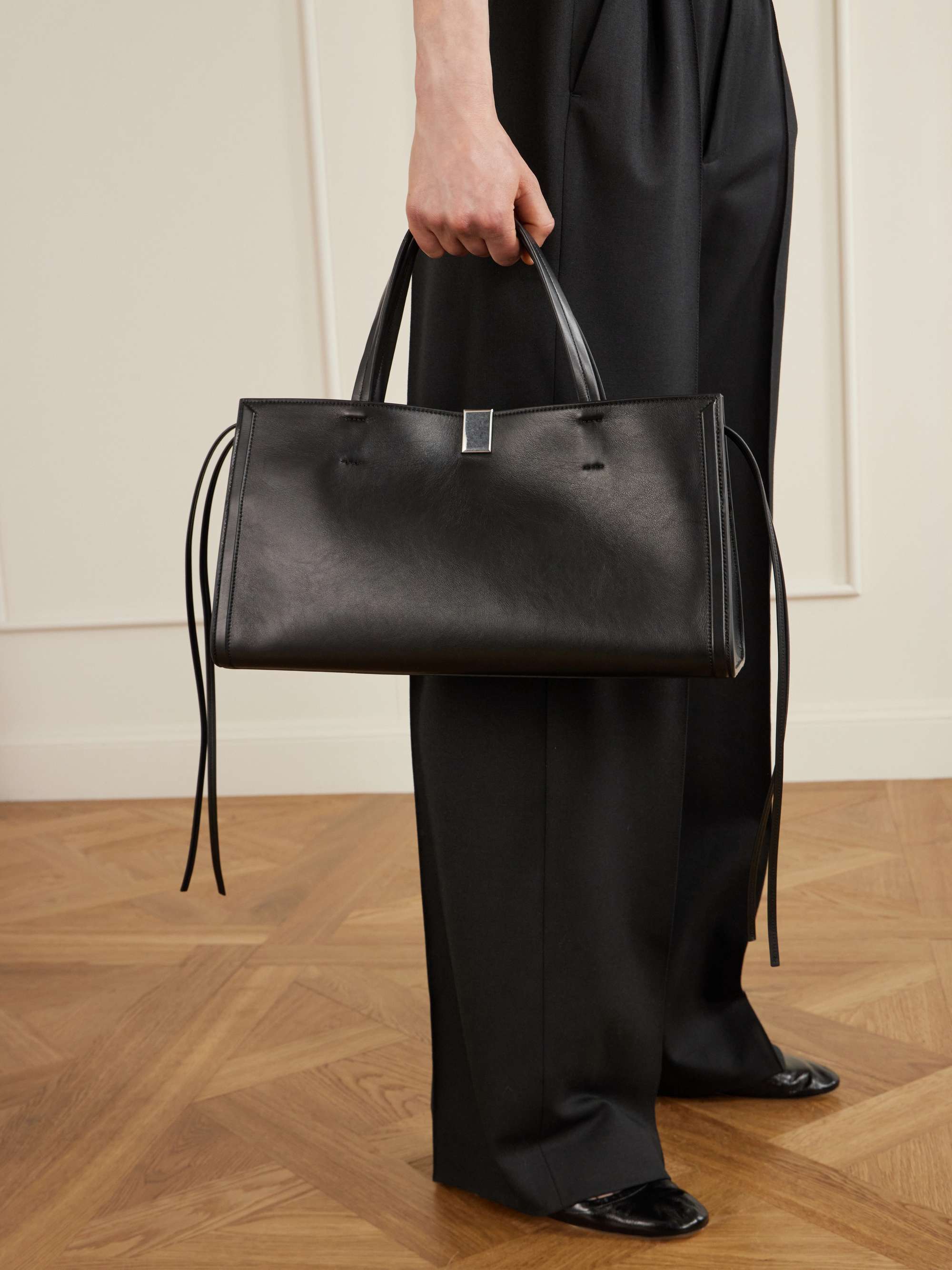 Phoebe Philo Small Kit Cabas shoulder bag - side view in Black