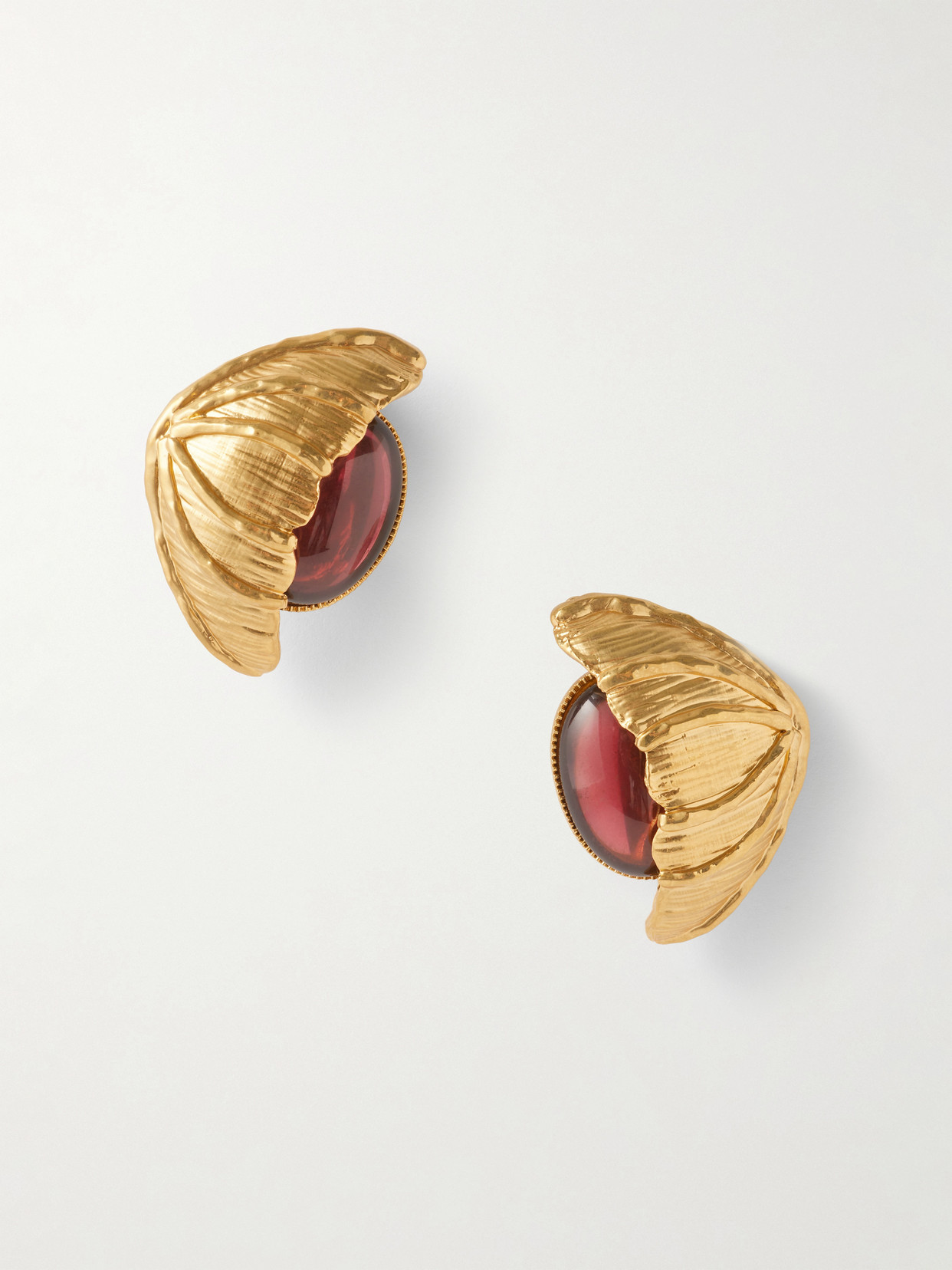 Sonia Petroff Retro Flower Gold-plated Crystal Clip Earrings In Pink