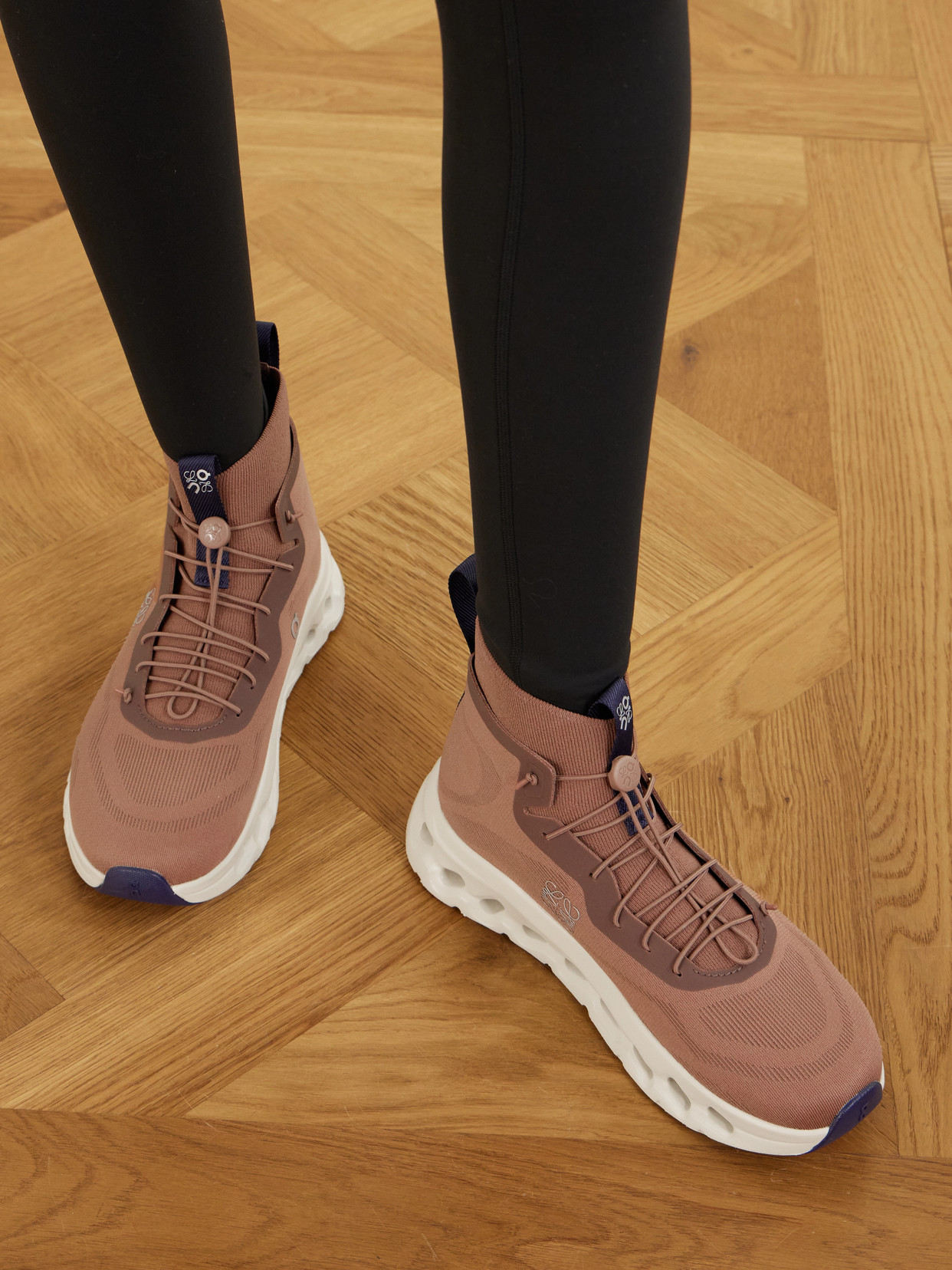 + On Cloudtilt Sneakers